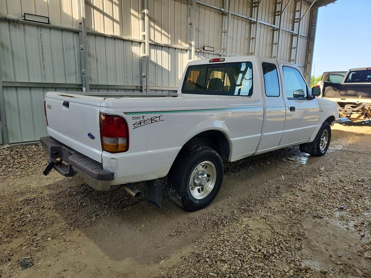1997 Ford Ranger Super Cab White vin: 1FTCR14X7VPA50442
