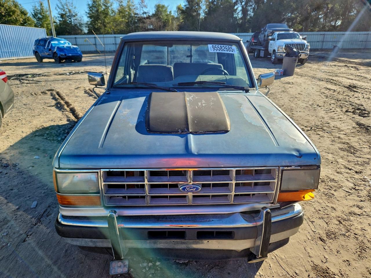 1990 Ford Ranger Super Cab Blue vin: 1FTCR14X9LPB40771