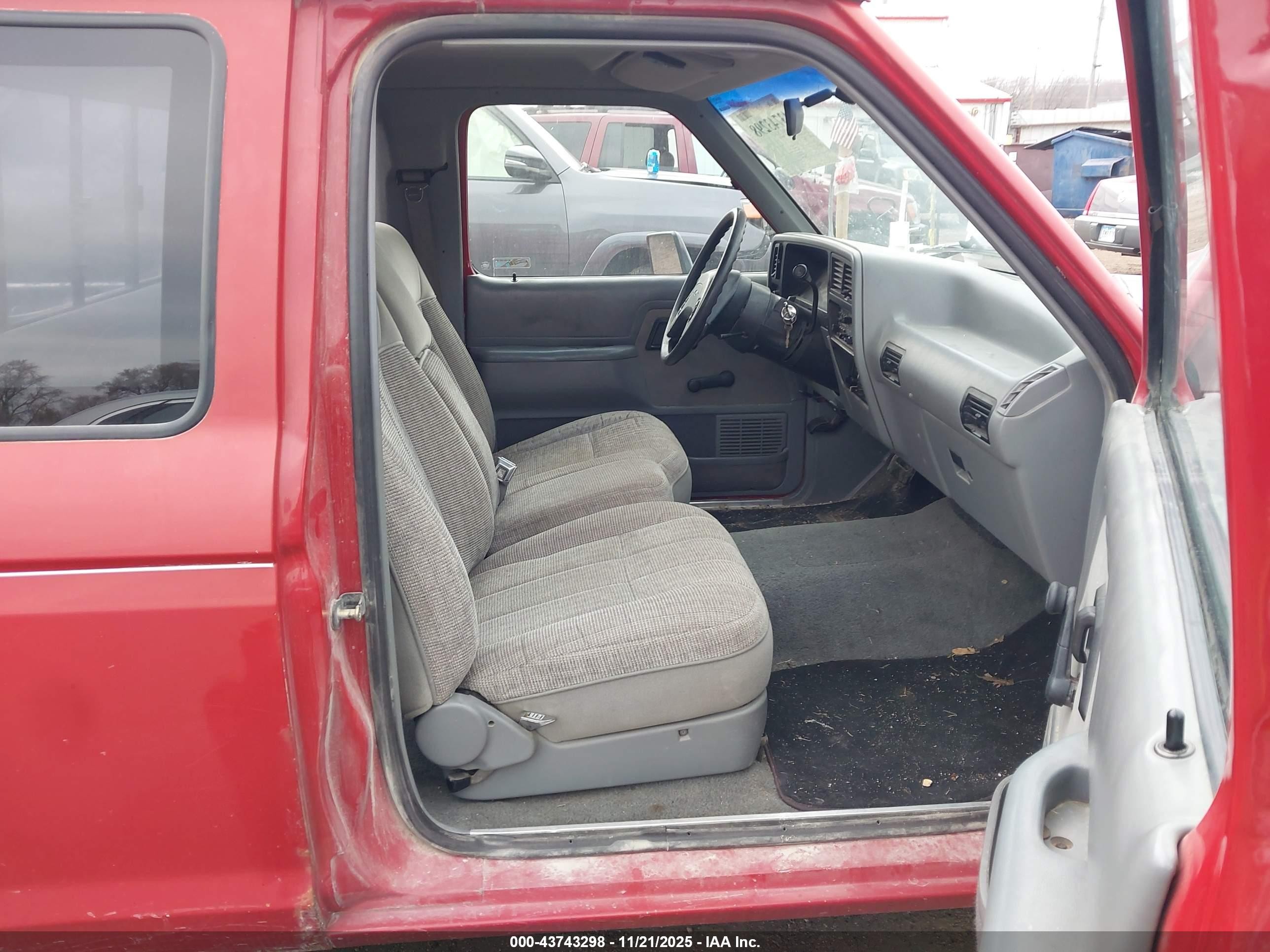 1990 Ford Ranger Super Cab Red vin: 1FTCR14XXLPA96814