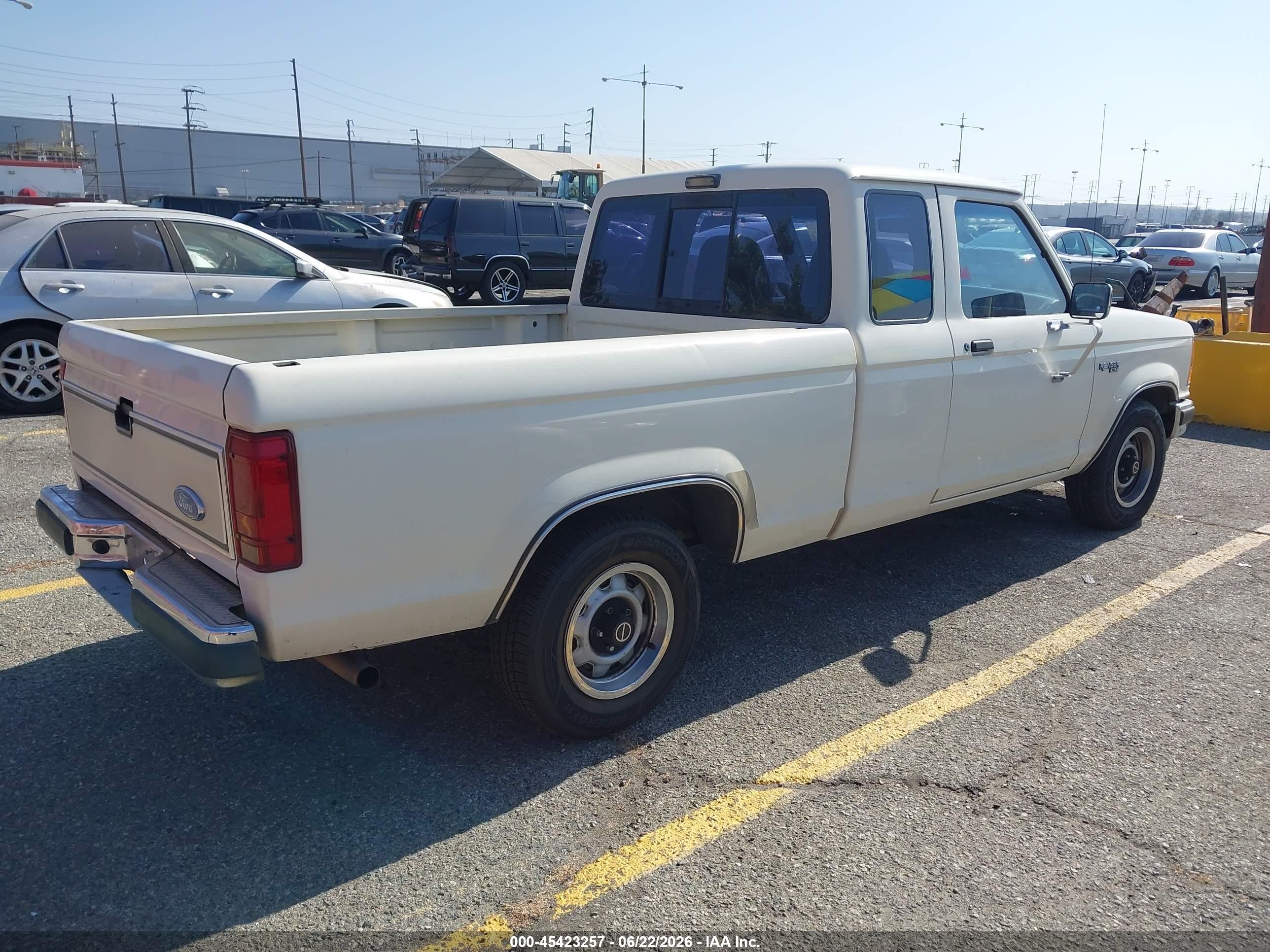 1990 Ford Ranger Super Cab White vin: 1FTCR14XXLPB23588