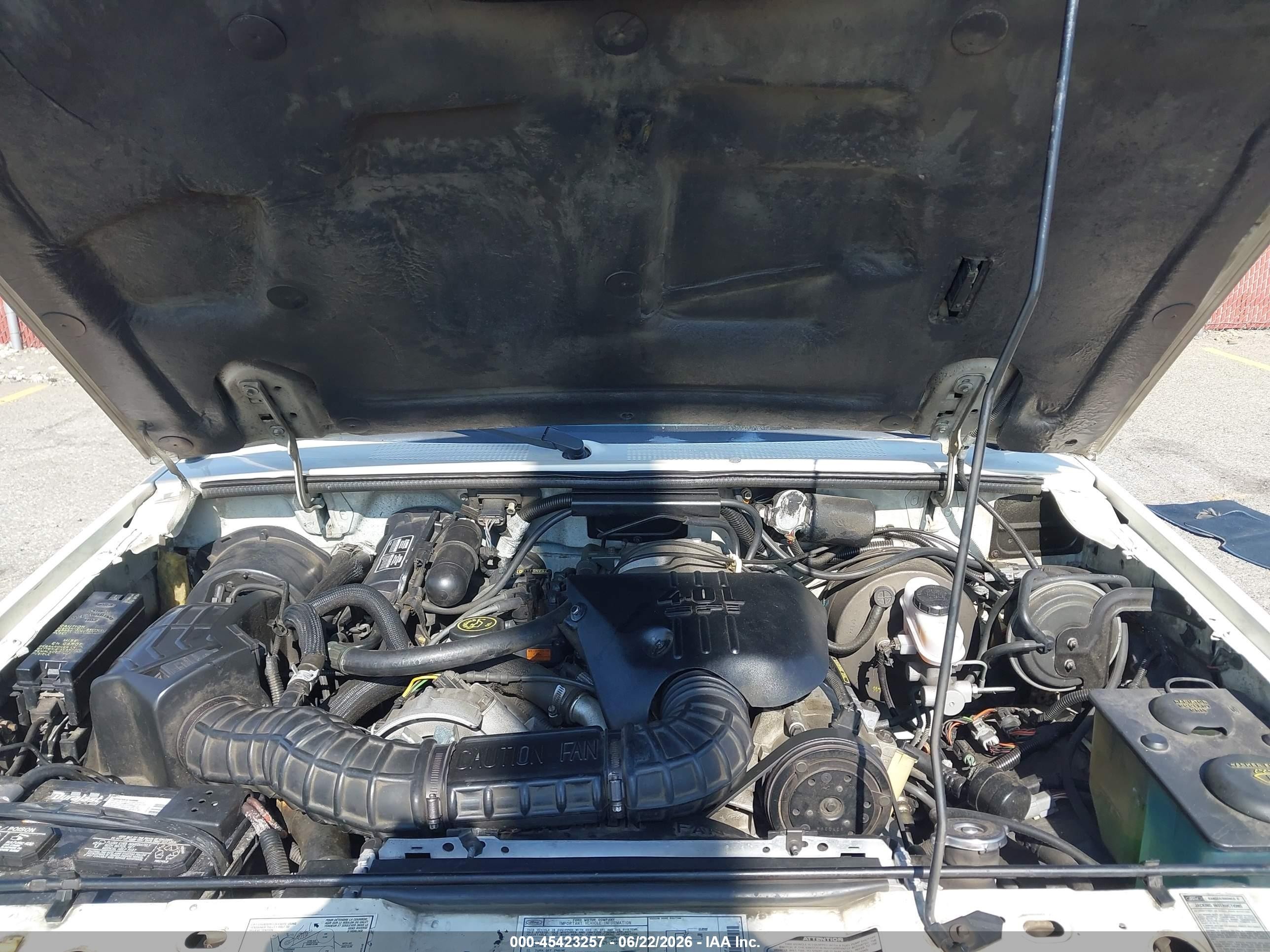 1990 Ford Ranger Super Cab White vin: 1FTCR14XXLPB23588