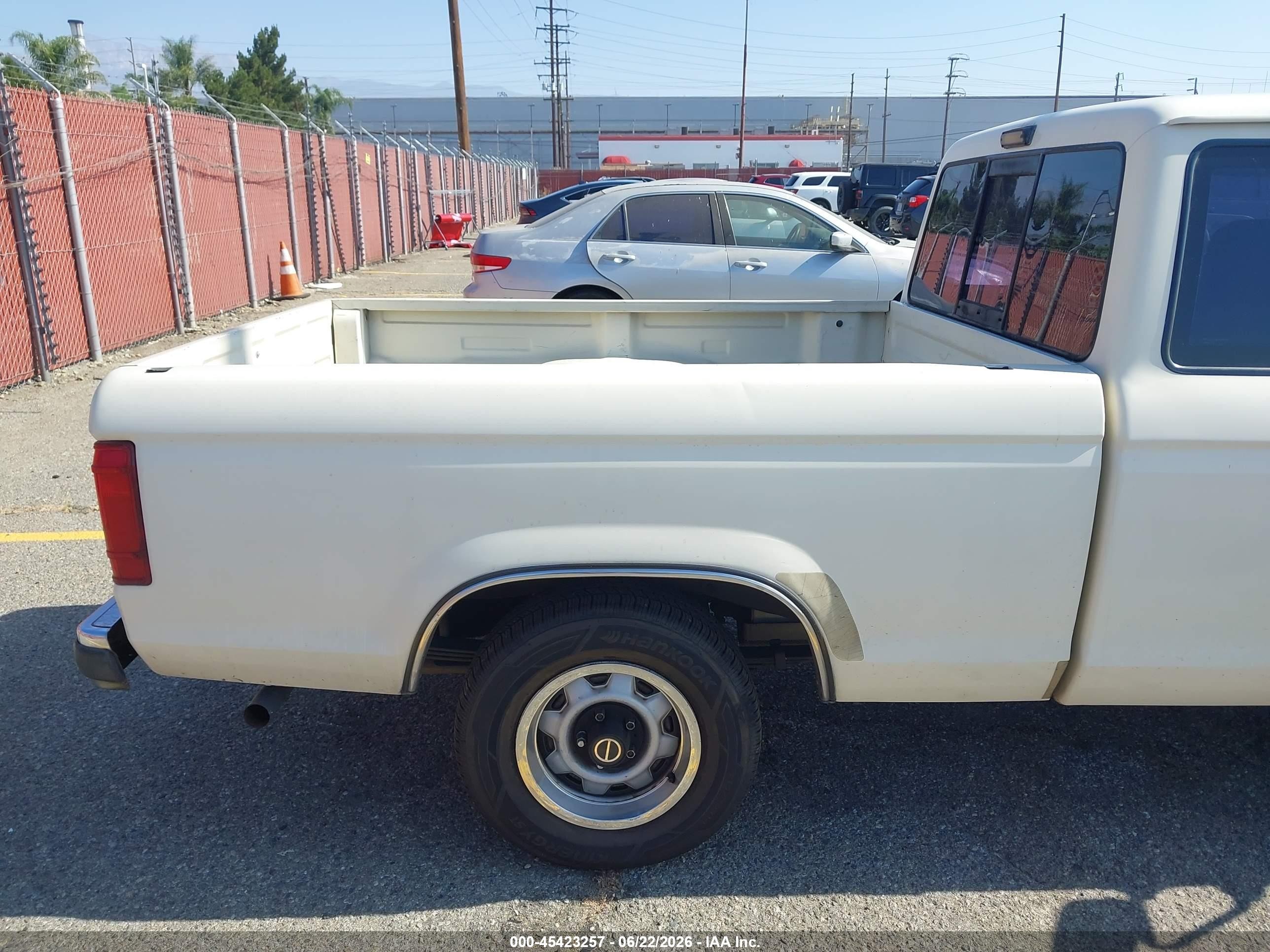 1990 Ford Ranger Super Cab White vin: 1FTCR14XXLPB23588