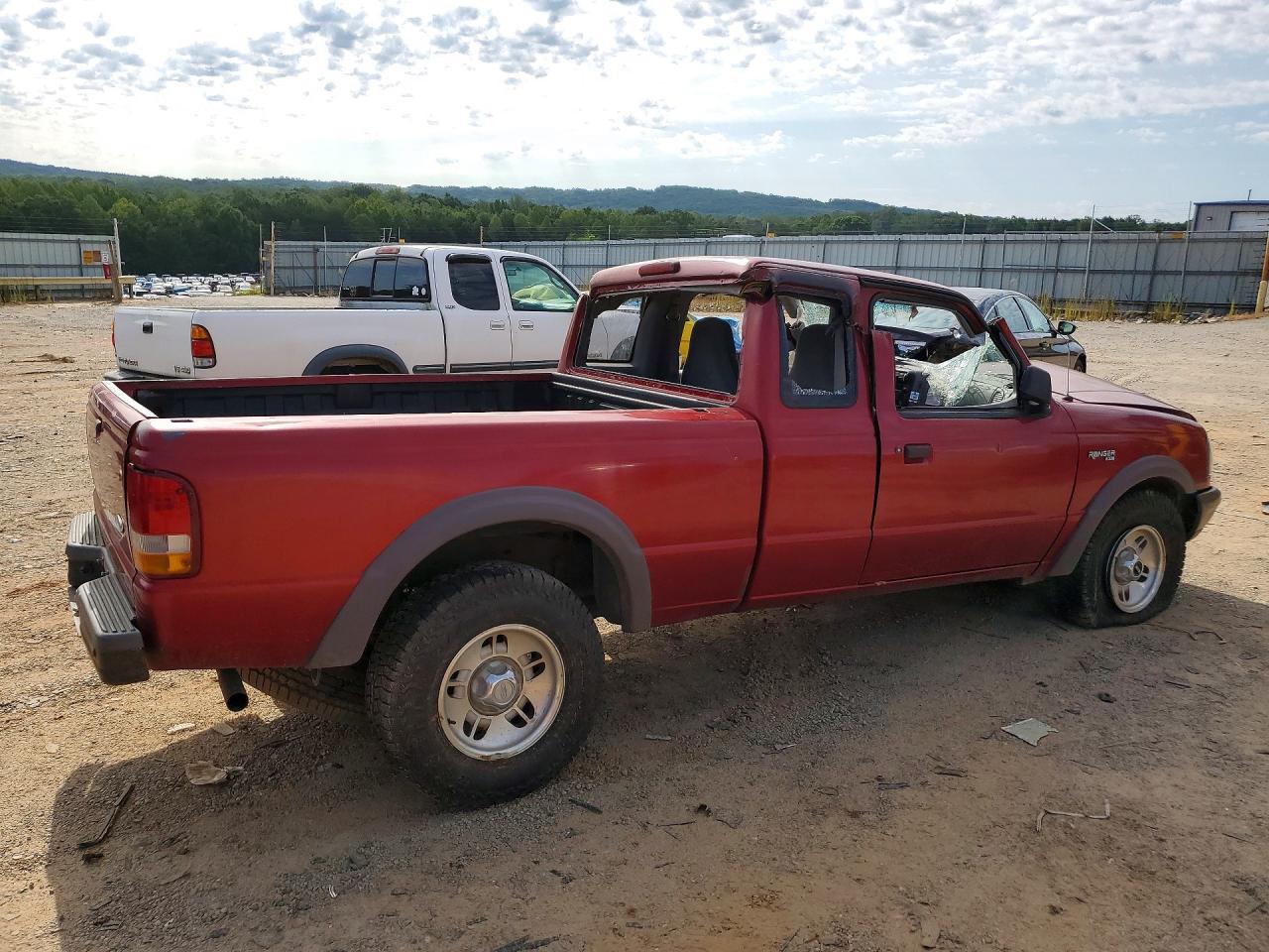 1997 Ford Ranger Super Cab Red vin: 1FTCR15U6VTA27651