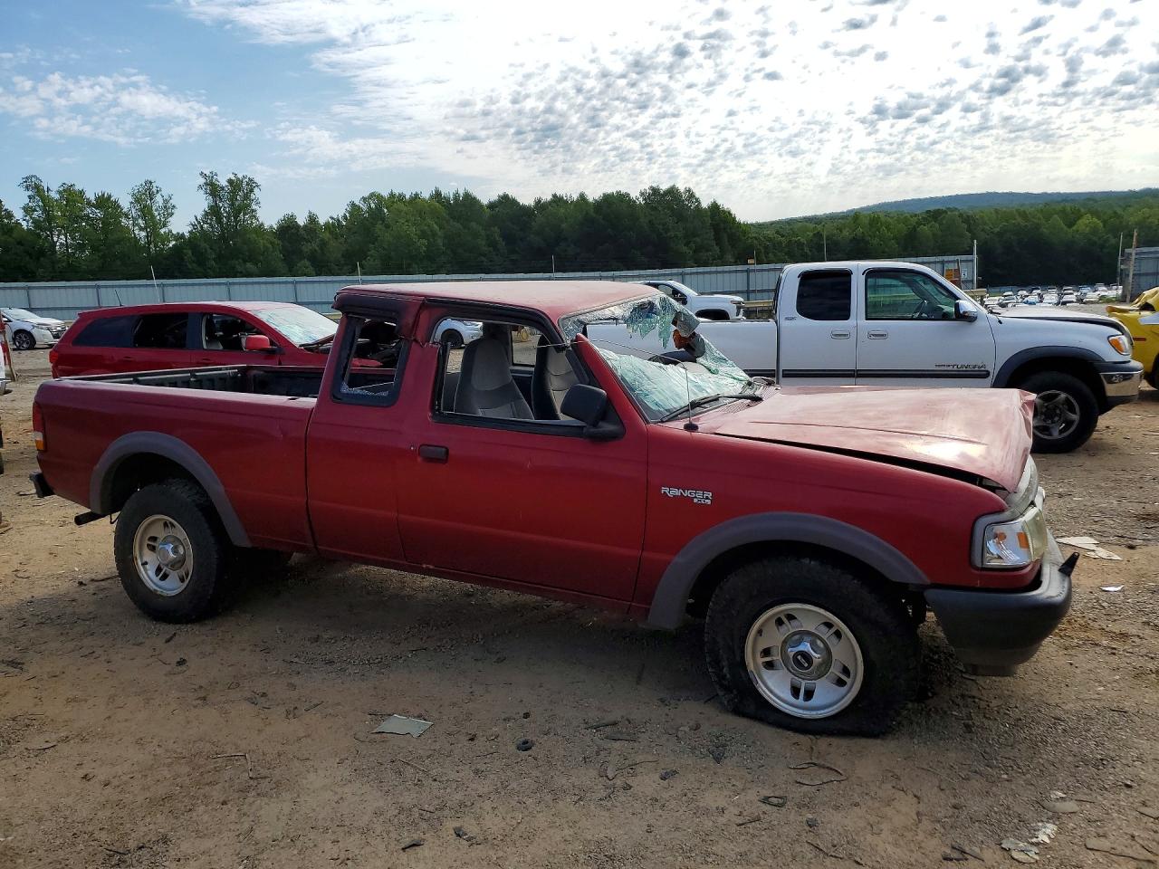 1997 Ford Ranger Super Cab Red vin: 1FTCR15U6VTA27651