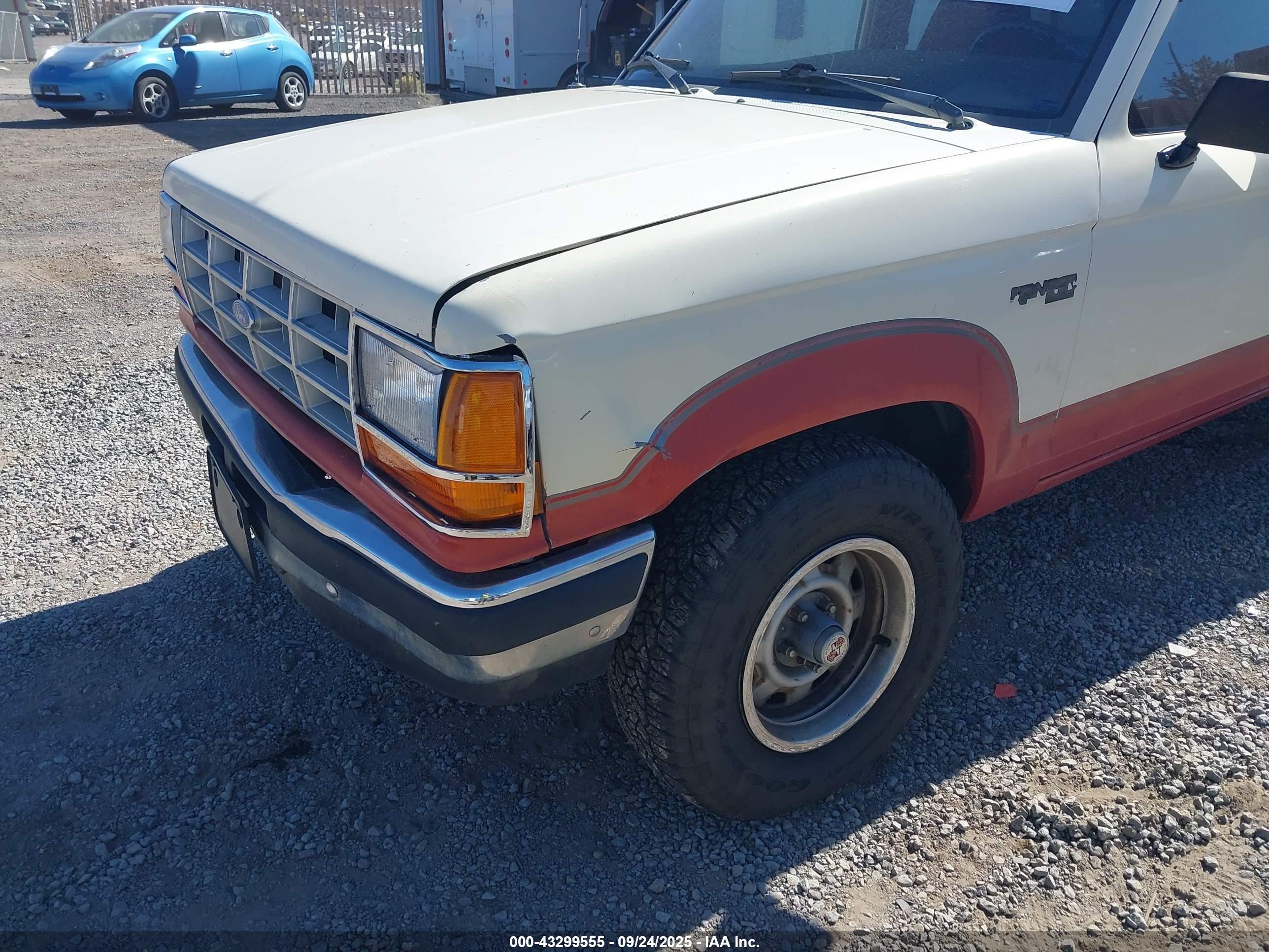 1990 Ford Ranger Super Cab Кремовый vin: 1FTCR15X7LPB34482