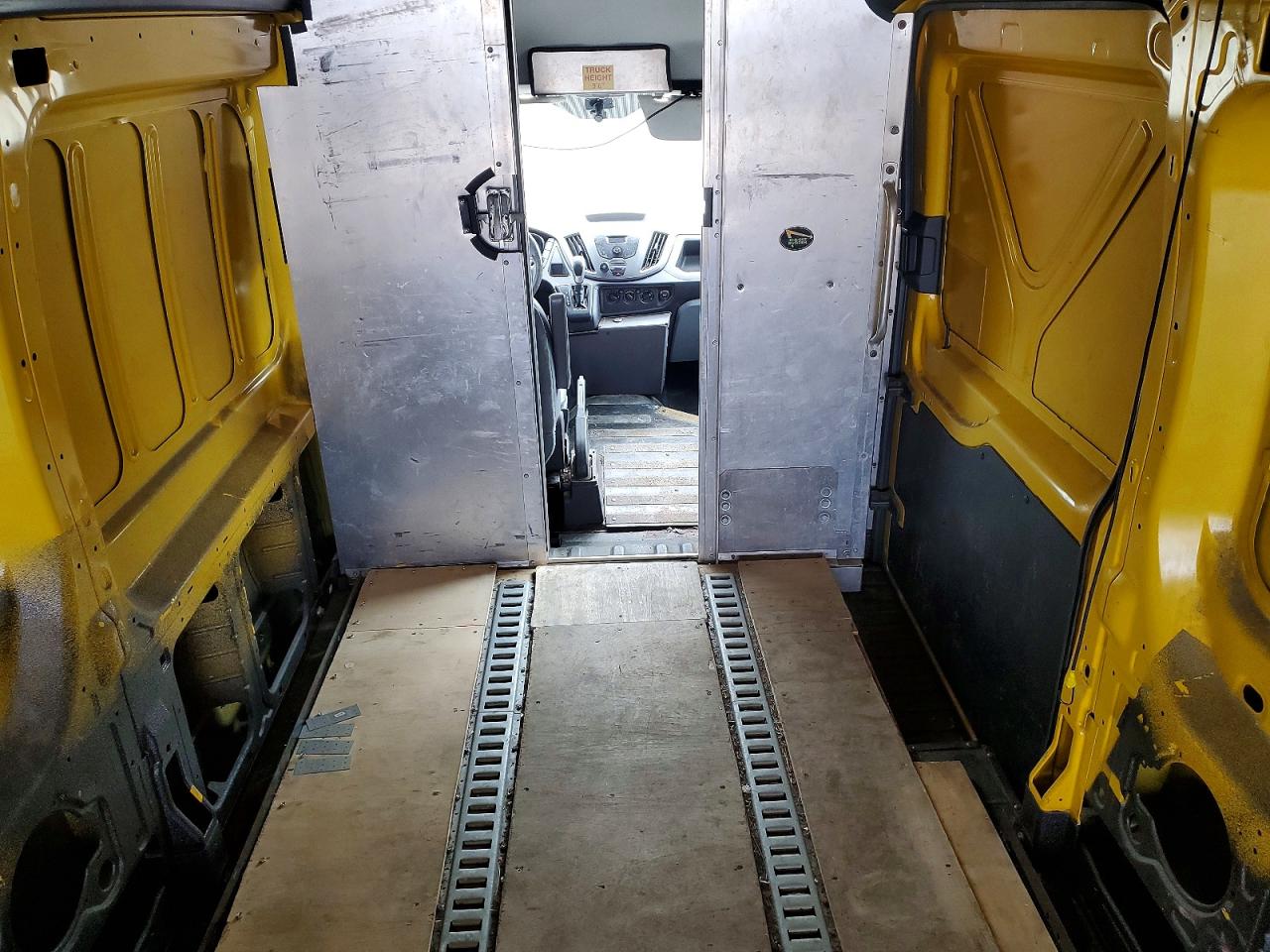 2015 Ford Transit T-250 Yellow vin: 1FTCR3XM1FKA30120