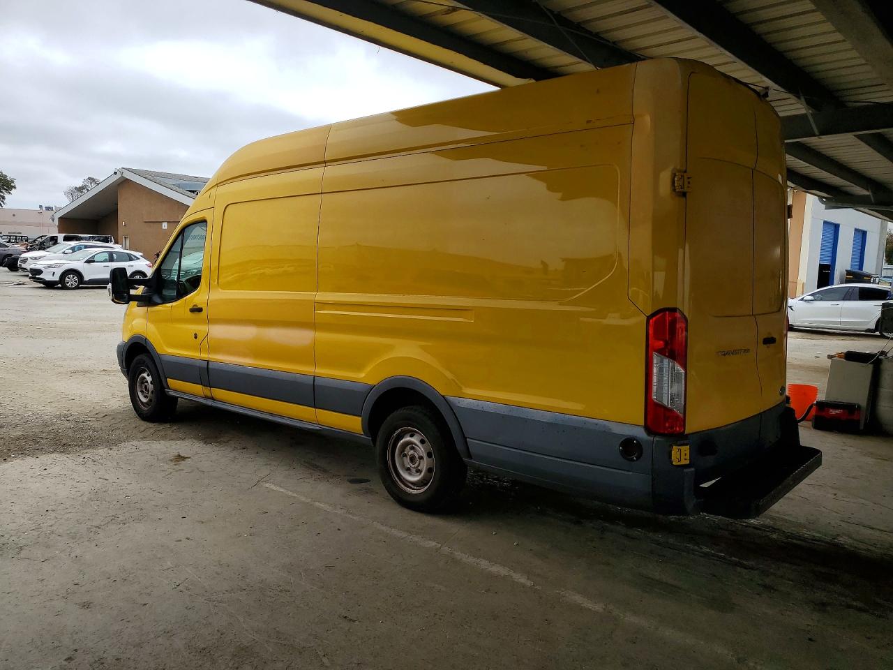 2015 Ford Transit T-250 Yellow vin: 1FTCR3XM1FKA30120