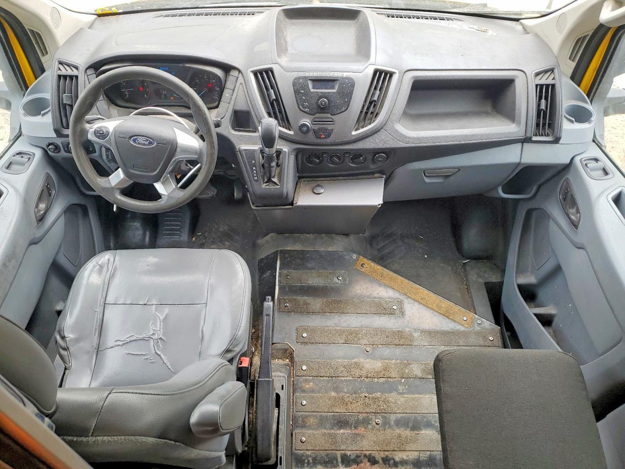 2015 Ford Transit T-250 Yellow vin: 1FTCR3XM1FKA30120