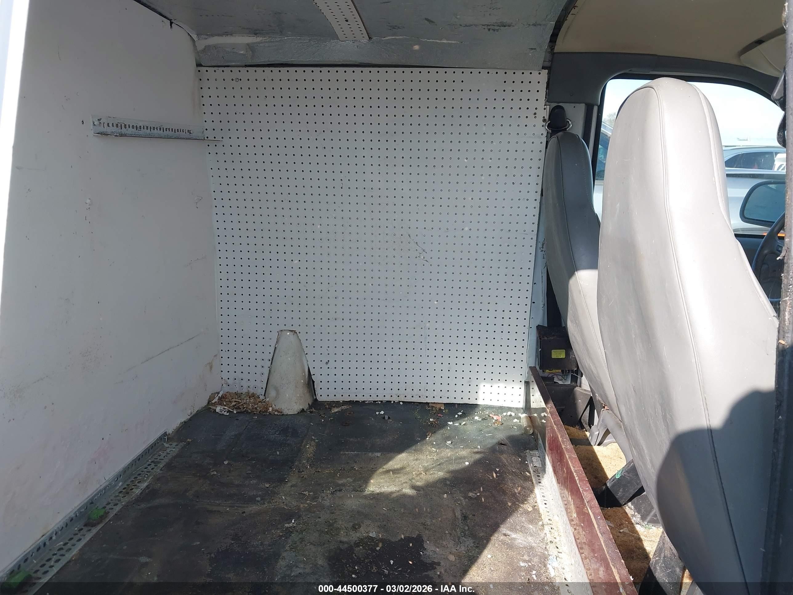 1997 Ford Aerostar Standard White vin: 1FTDA14U4VZB47586