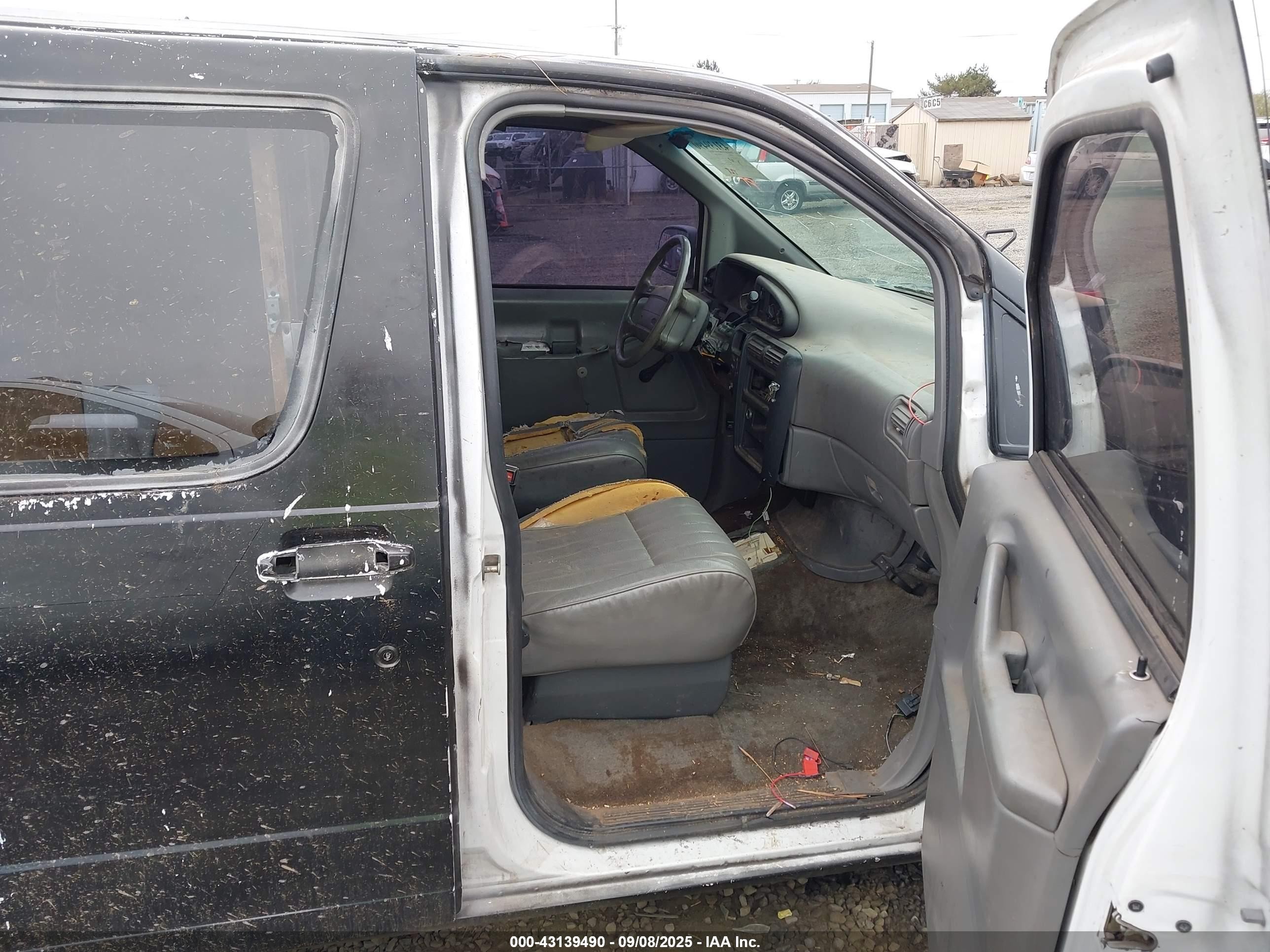 1994 Ford Aerostar   Black vin: 1FTDA34X8RZA47812