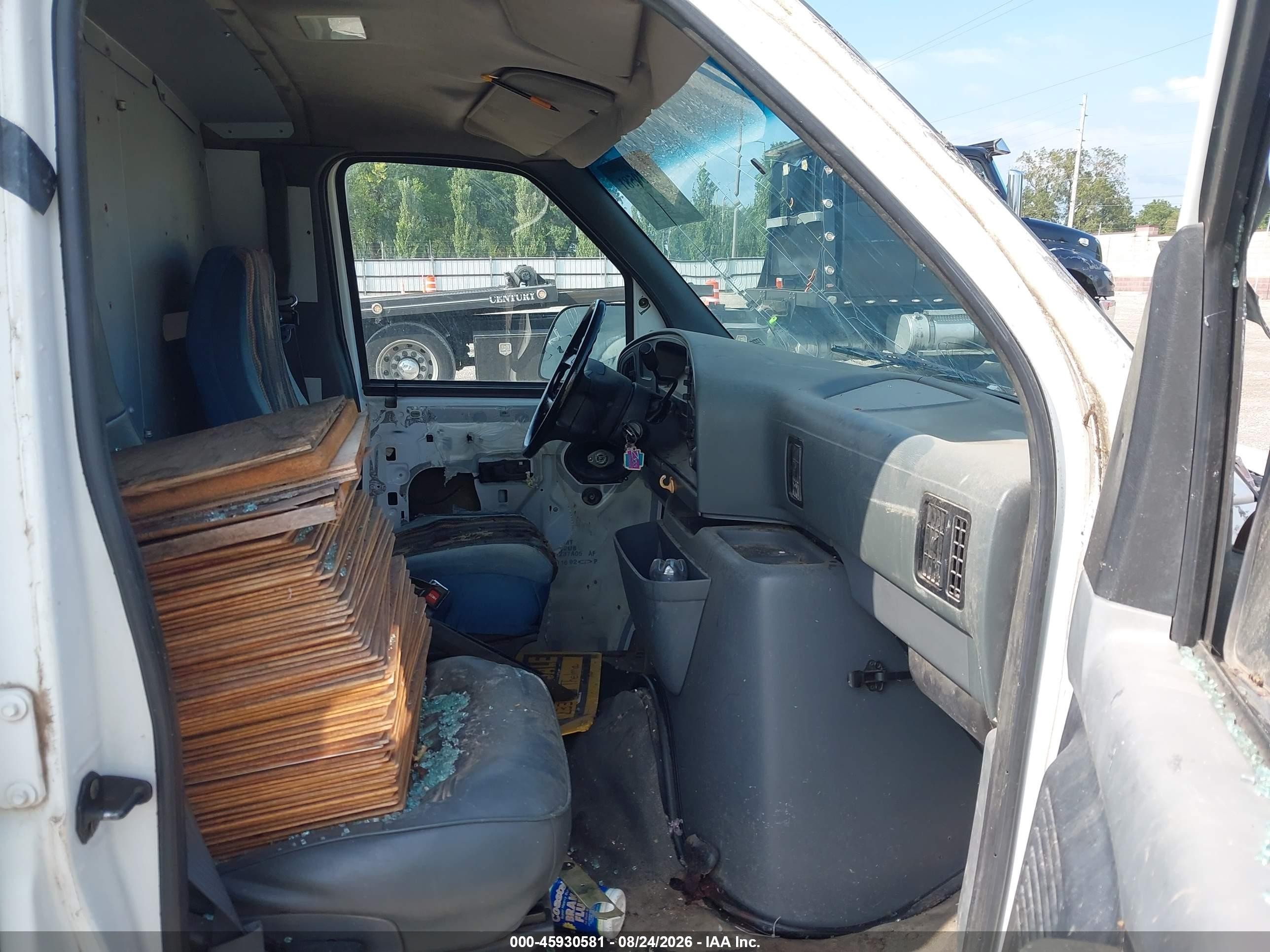 1993 Ford Econoline E150 Van Белый vin: 1FTDE14Y6PHA48316