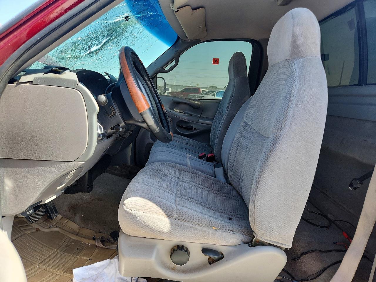 1997 Ford F150 Burgundy vin: 1FTDF07W5VKB73938