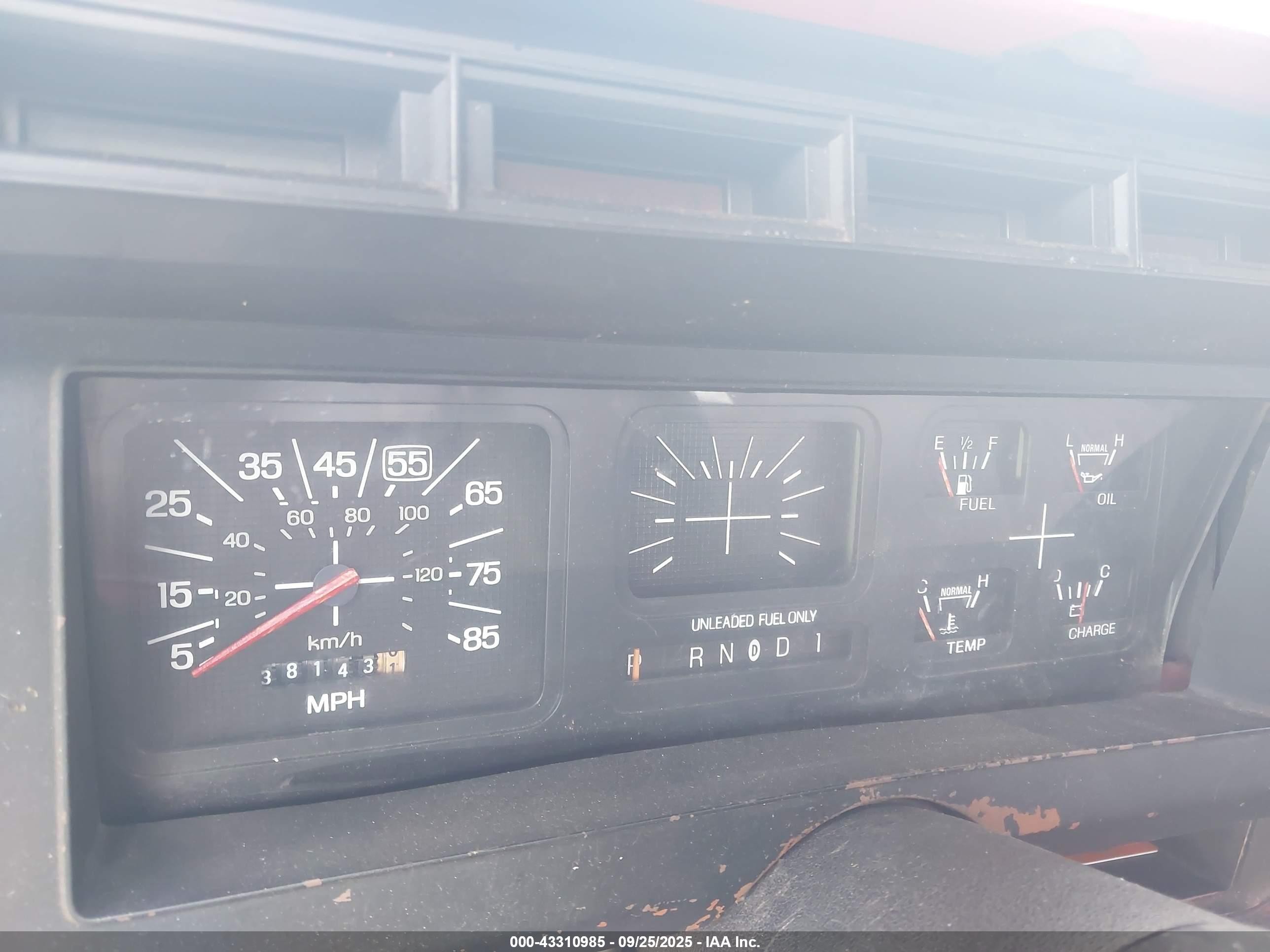 1982 Ford F150   Темно-бордовый vin: 1FTDF15E6CNA64271