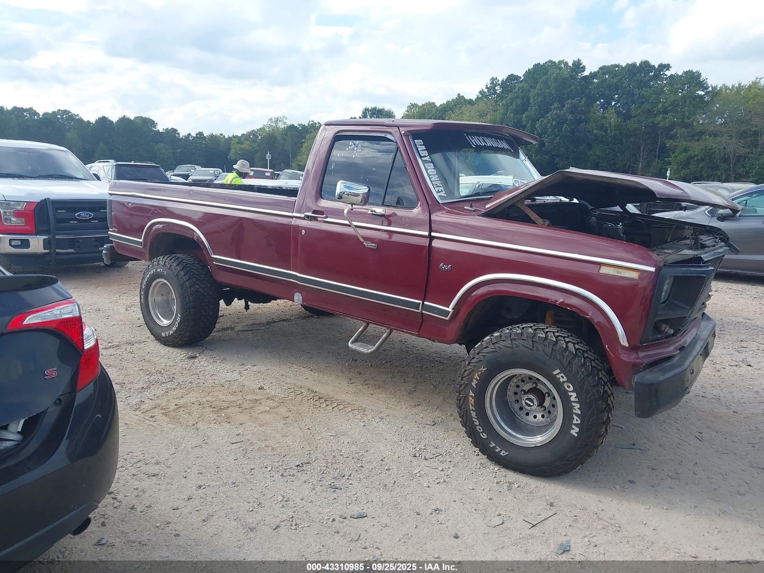 1982 Ford F150   Темно-бордовый vin: 1FTDF15E6CNA64271