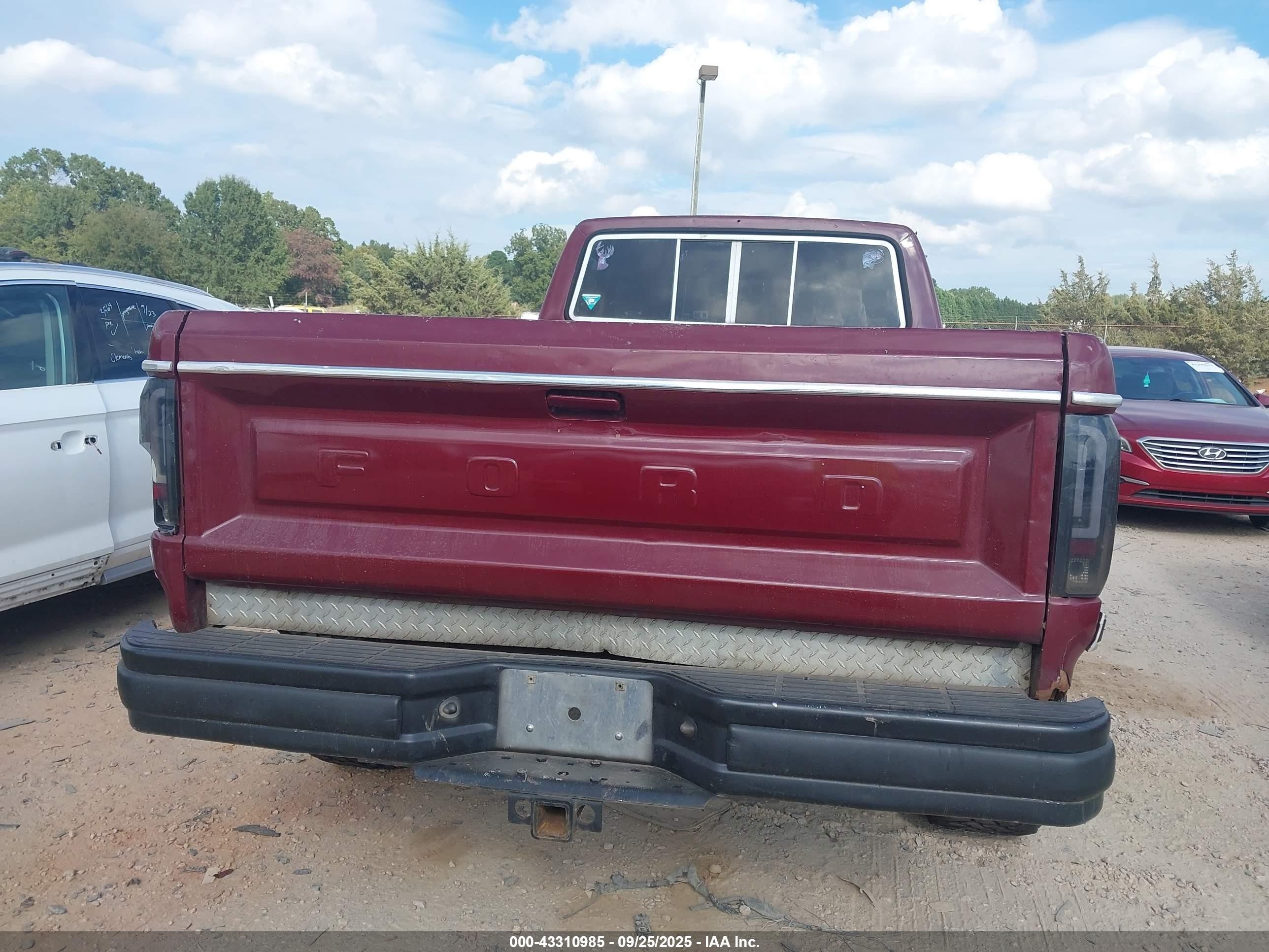 1982 Ford F150   Темно-бордовый vin: 1FTDF15E6CNA64271