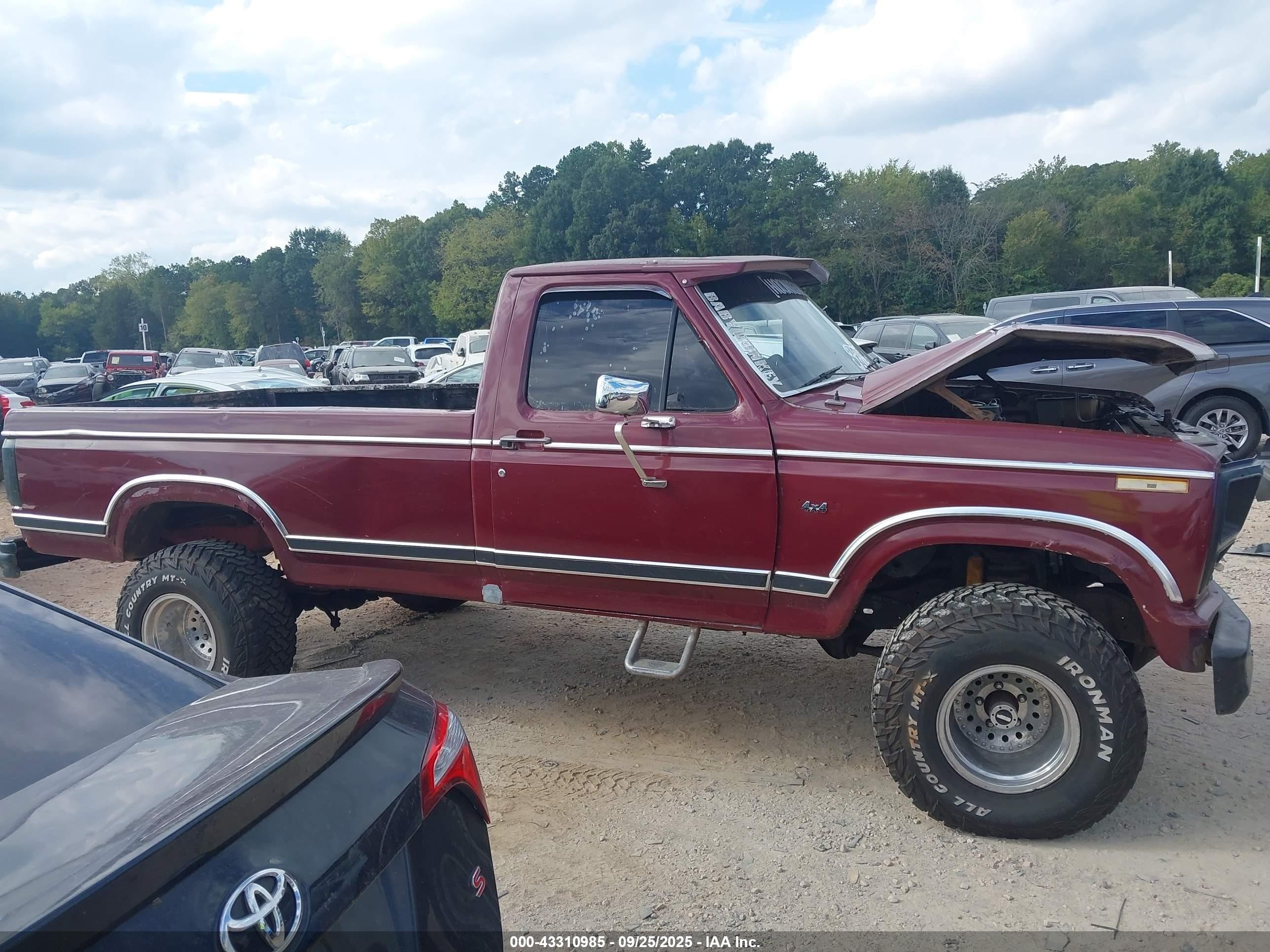 1982 Ford F150   Темно-бордовый vin: 1FTDF15E6CNA64271