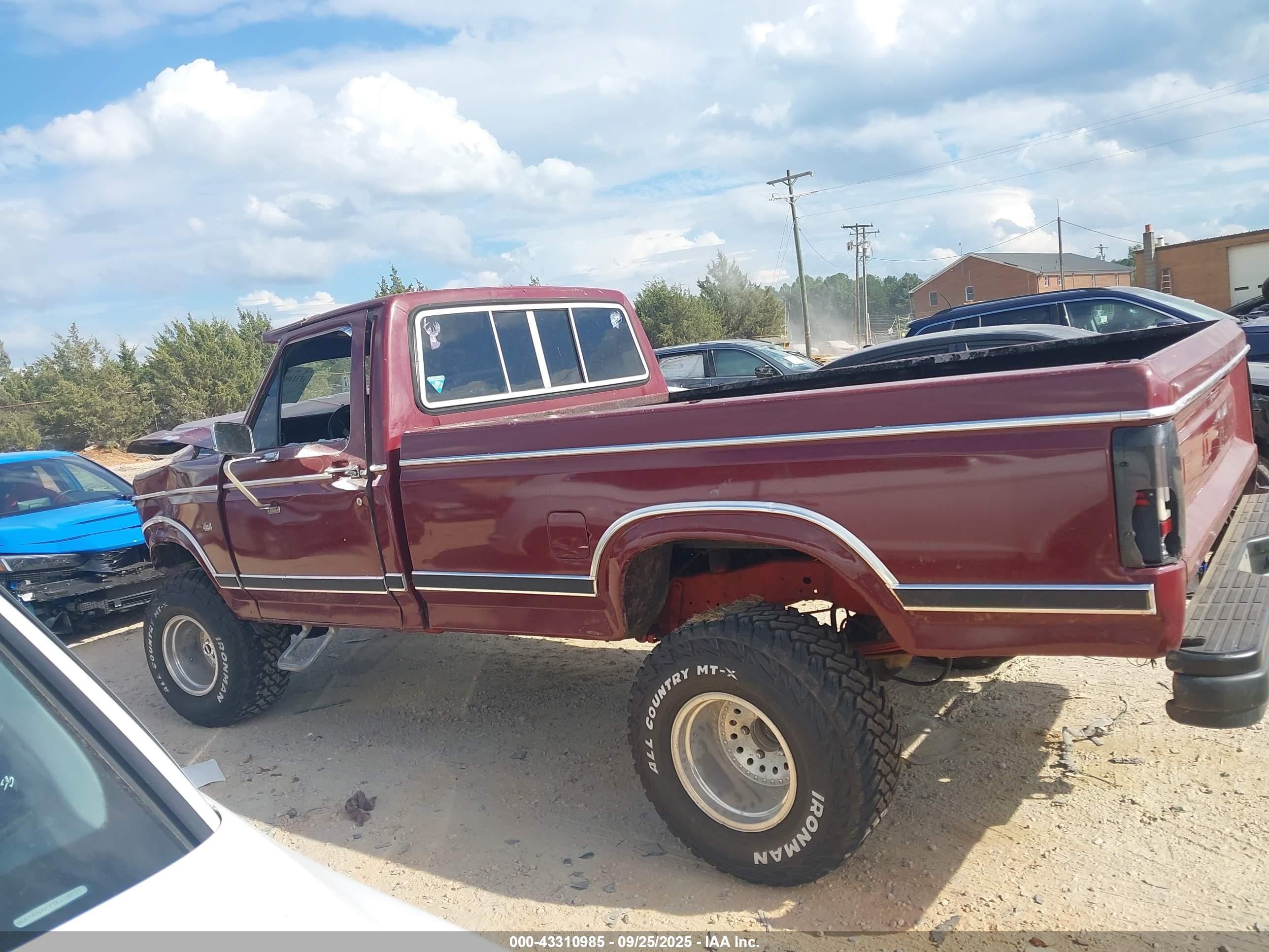 1982 Ford F150   Темно-бордовый vin: 1FTDF15E6CNA64271