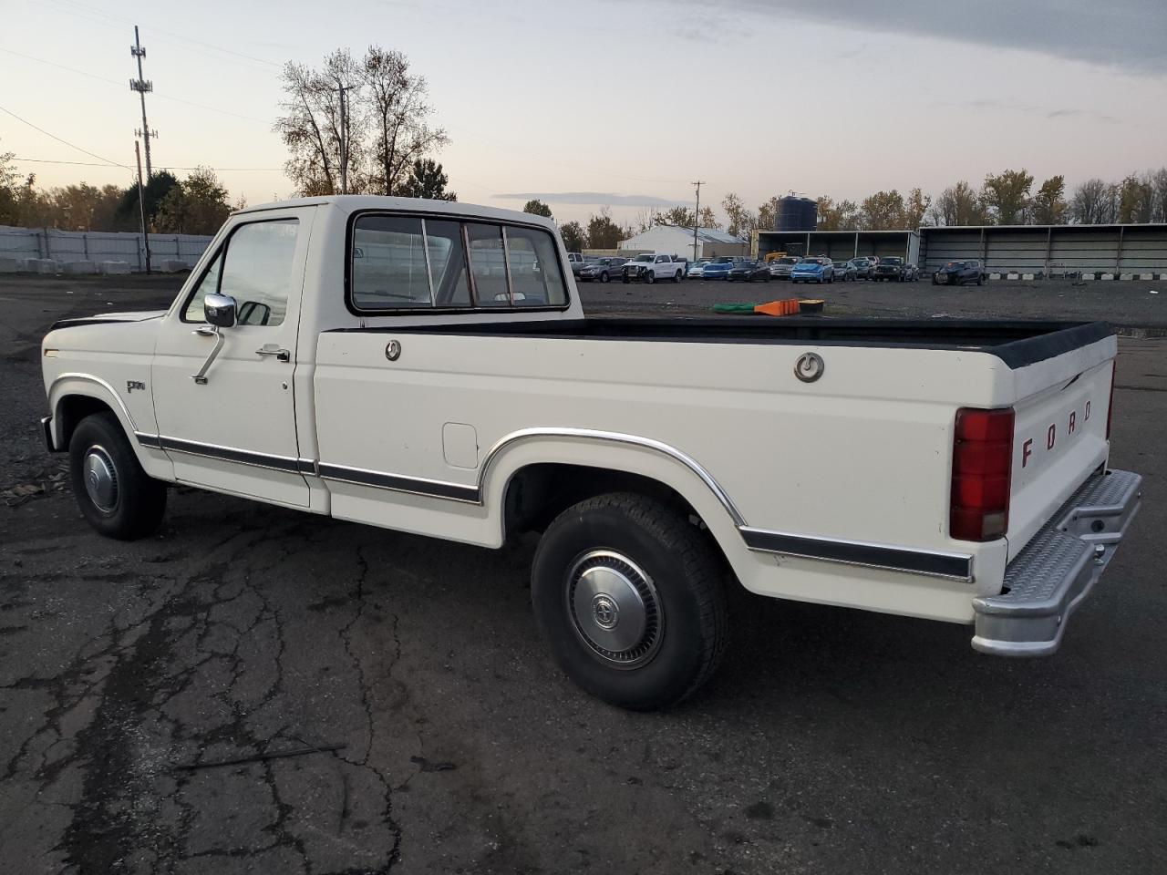 1982 Ford F150 White vin: 1FTDF15E7CRA25357