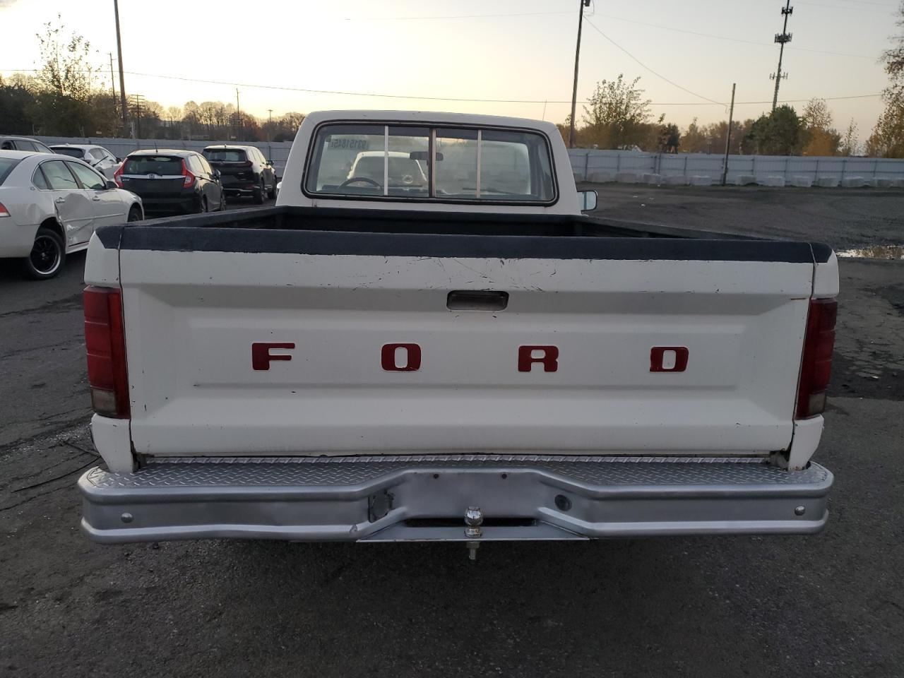 1982 Ford F150 White vin: 1FTDF15E7CRA25357