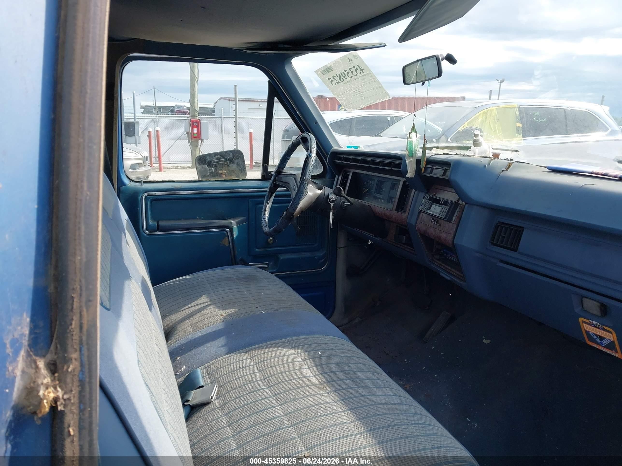 1985 Ford F150   Синий vin: 1FTDF15F9FPA46879