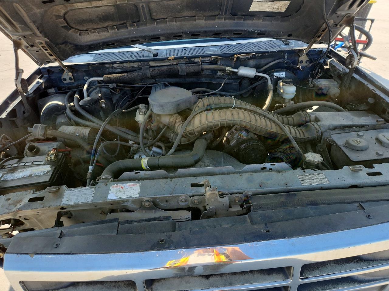 1993 Ford F150 Two Tone vin: 1FTDF15H0PLA55657
