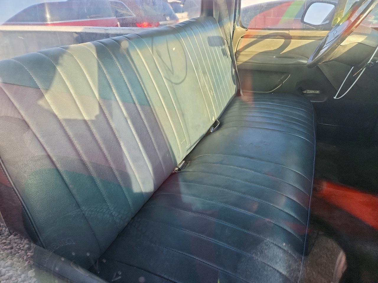 1993 Ford F150 Two Tone vin: 1FTDF15H0PLA55657
