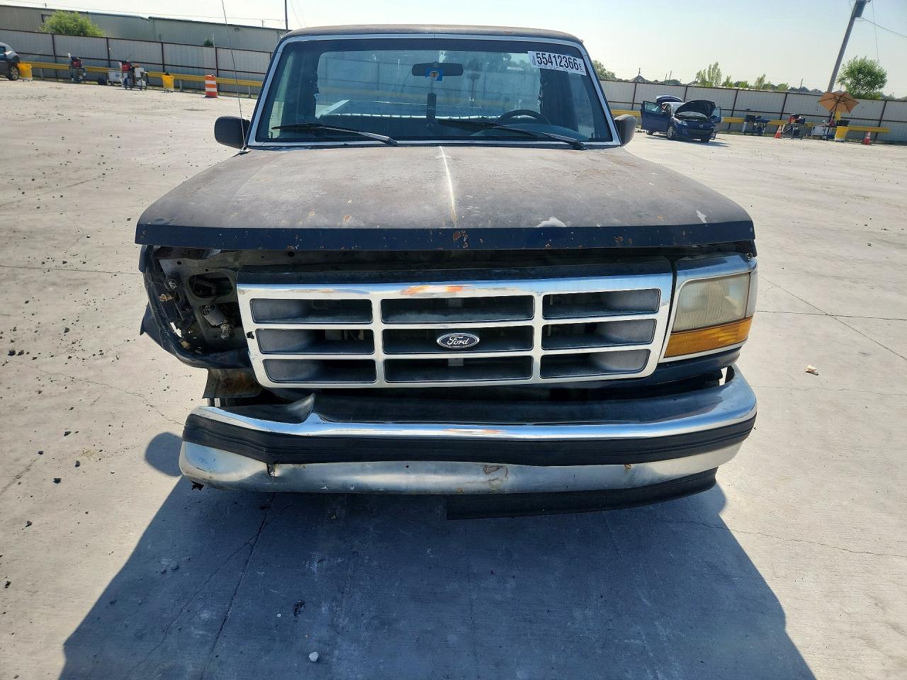 1993 Ford F150 Two Tone vin: 1FTDF15H0PLA55657