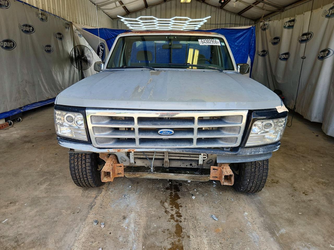 1992 Ford F150 Серый vin: 1FTDF15H3NNA56402