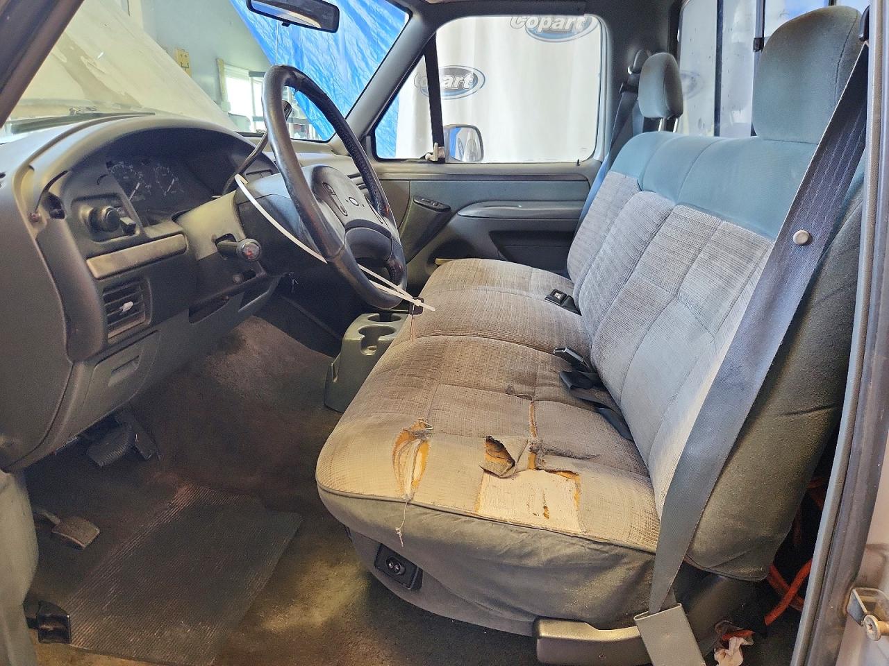 1992 Ford F150 Серый vin: 1FTDF15H3NNA56402