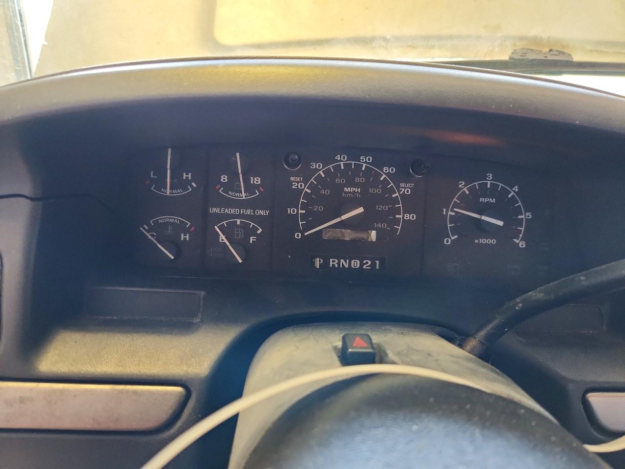 1992 Ford F150 Серый vin: 1FTDF15H3NNA56402