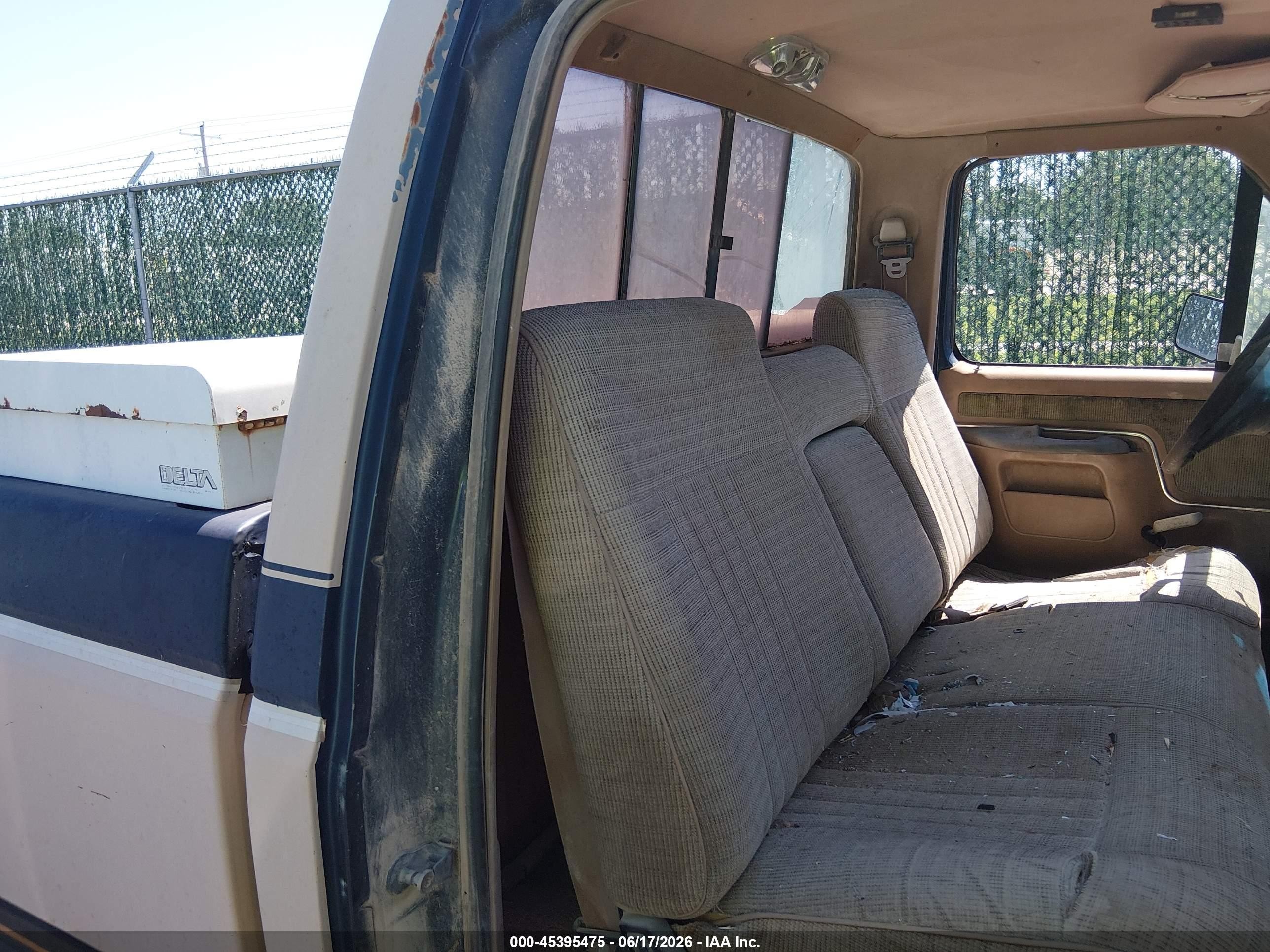 1990 Ford F150   Blue vin: 1FTDF15N0LPB04641