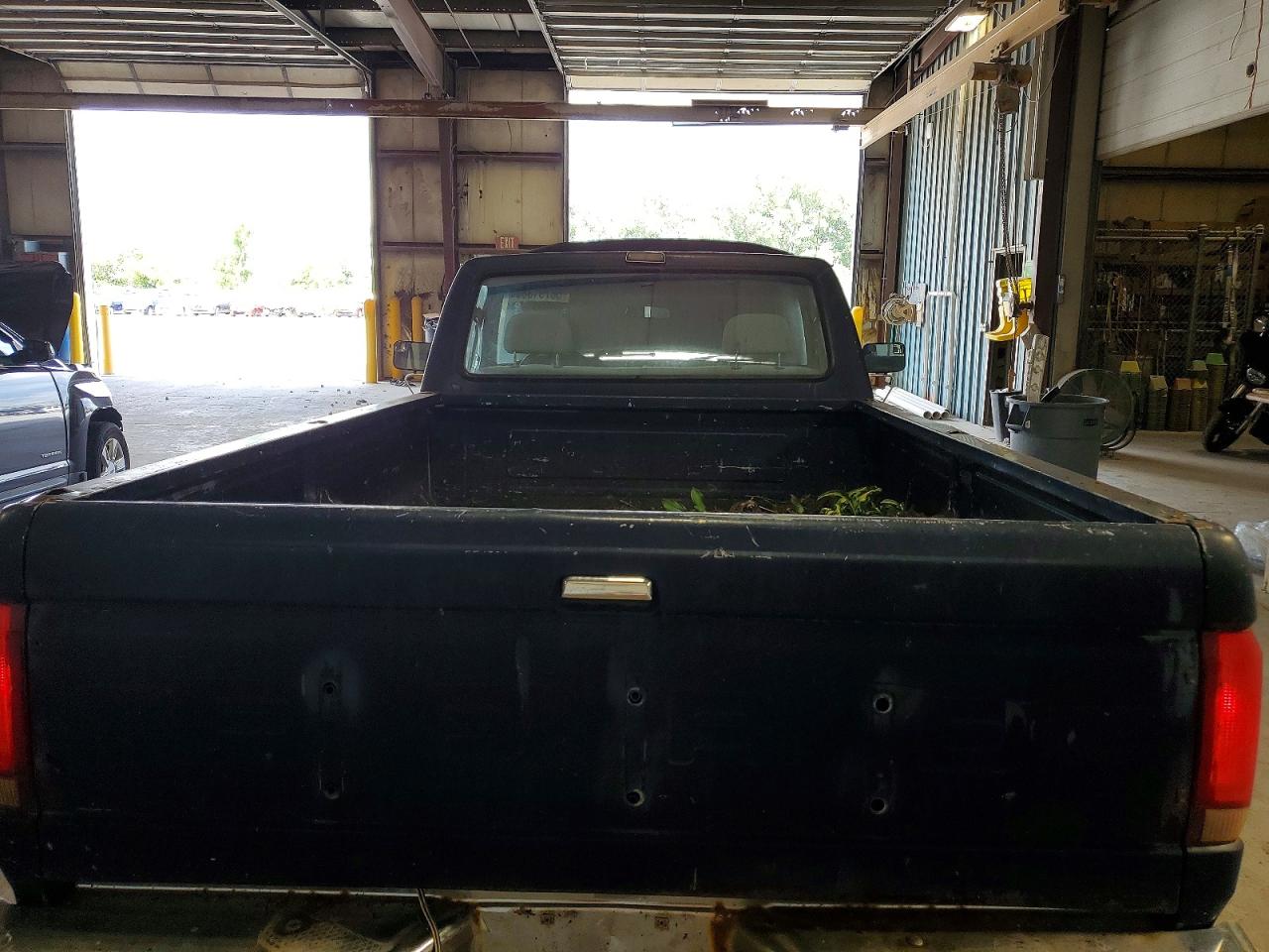 1992 Ford F150 Blue vin: 1FTDF15N0NLA56195