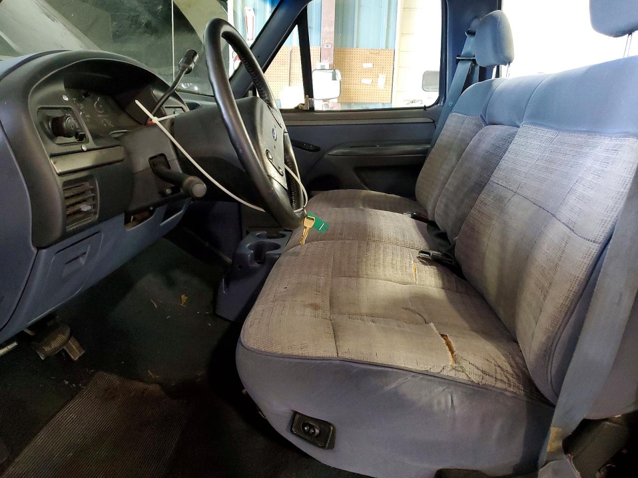 1992 Ford F150 Blue vin: 1FTDF15N0NLA56195