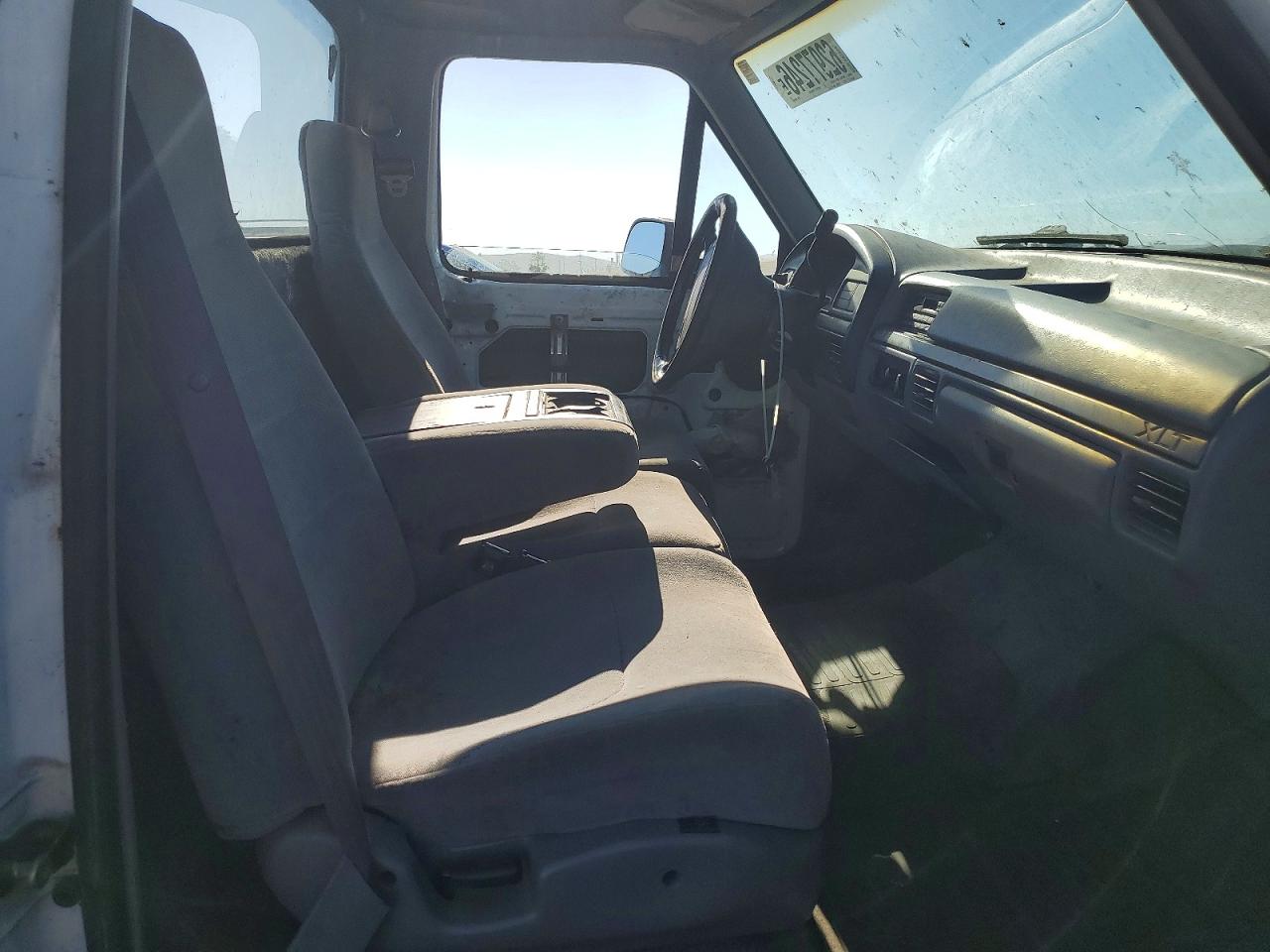 1995 Ford F150 White vin: 1FTDF15N1SLA68397