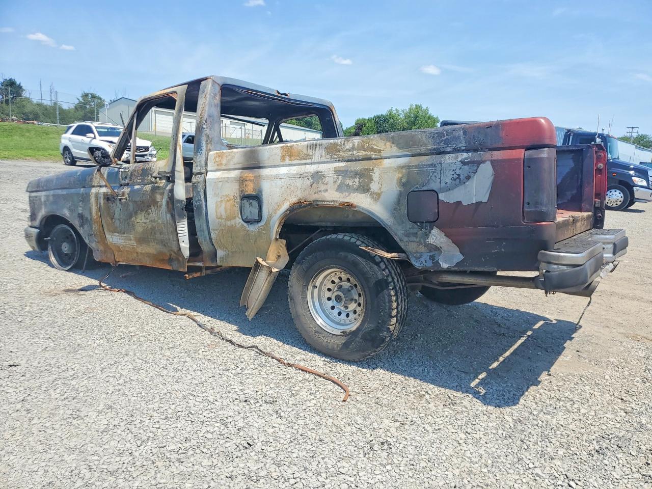 1987 Ford F150 Red vin: 1FTDF15N3HNB02918