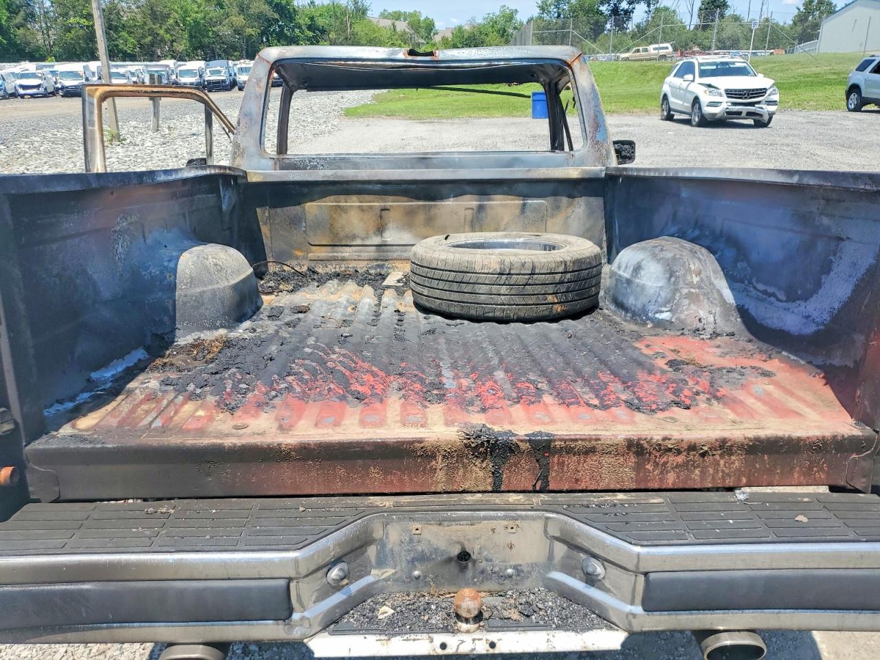 1987 Ford F150 Red vin: 1FTDF15N3HNB02918