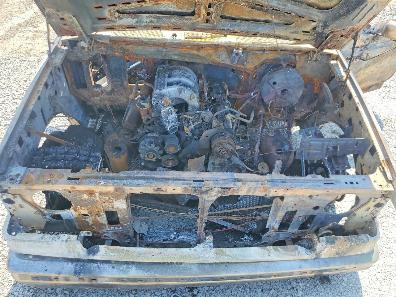 1987 Ford F150 Red vin: 1FTDF15N3HNB02918