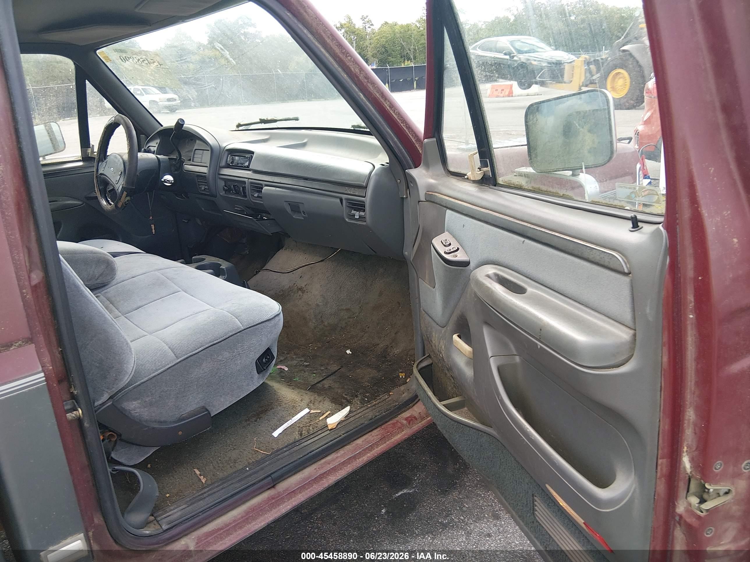 1993 Ford F150   Burgundy vin: 1FTDF15N4PNB09746