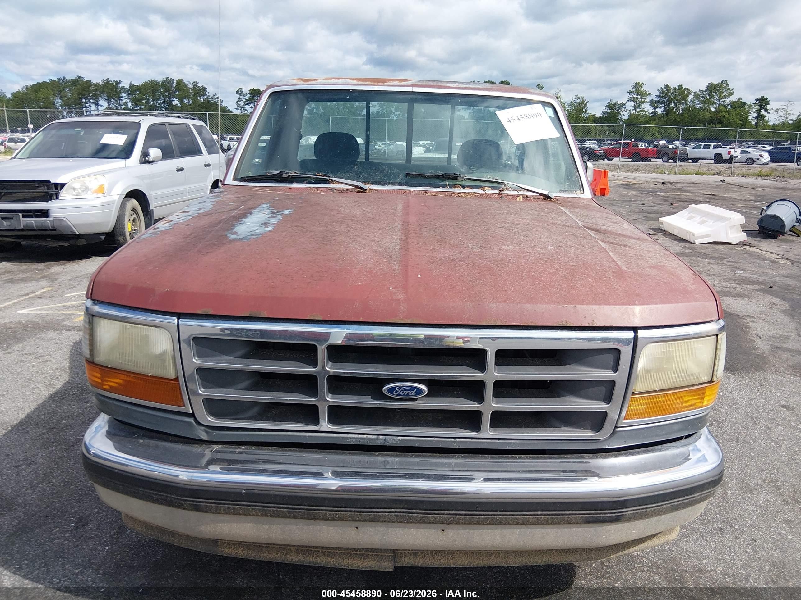 1993 Ford F150   Burgundy vin: 1FTDF15N4PNB09746