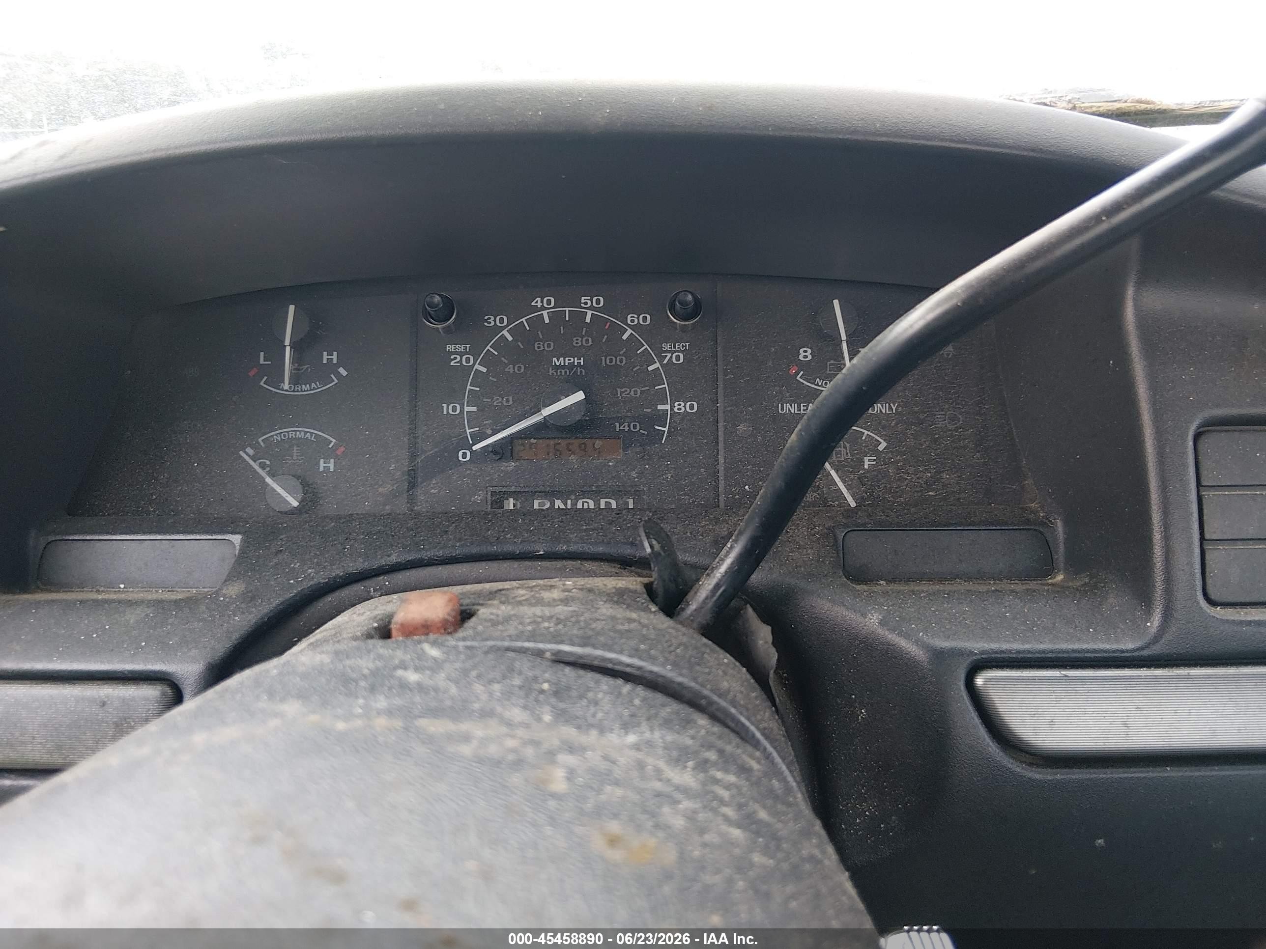 1993 Ford F150   Burgundy vin: 1FTDF15N4PNB09746