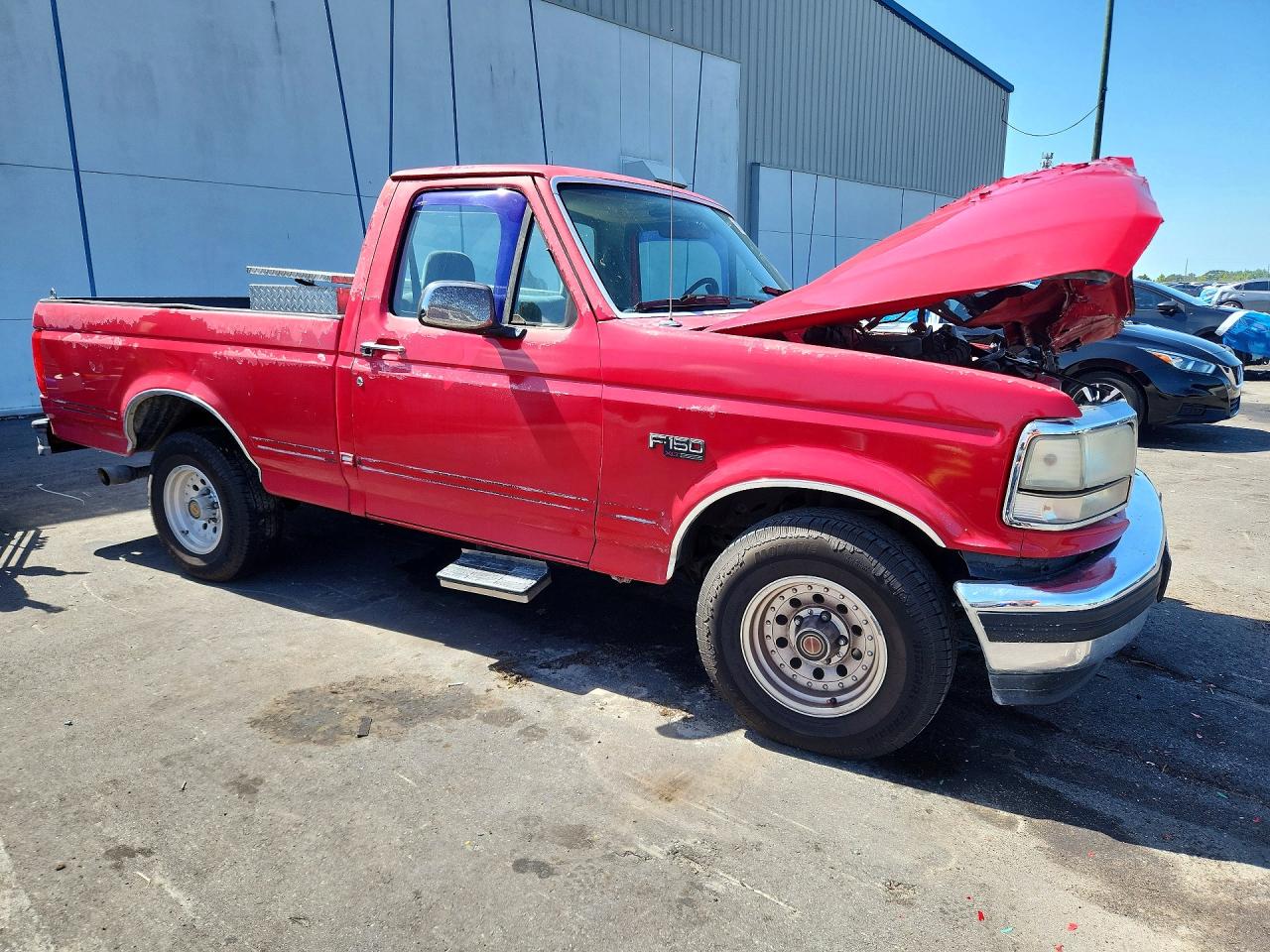 1993 Ford F150 Red vin: 1FTDF15N5PNA58841