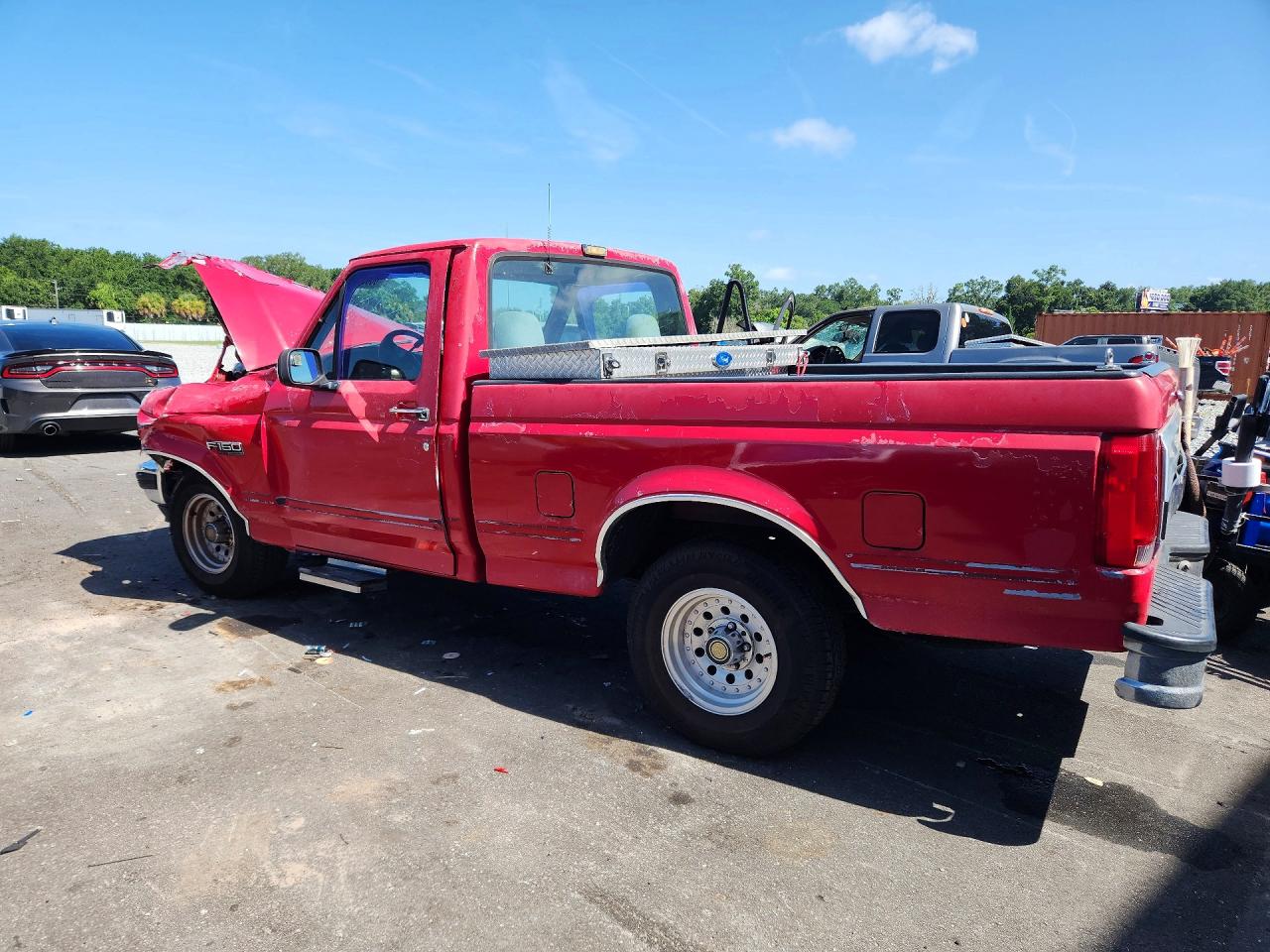 1993 Ford F150 Red vin: 1FTDF15N5PNA58841