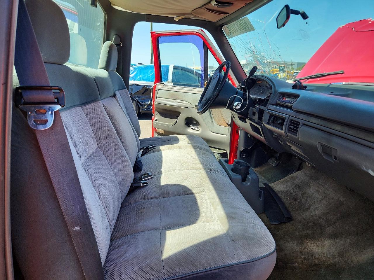 1993 Ford F150 Red vin: 1FTDF15N5PNA58841
