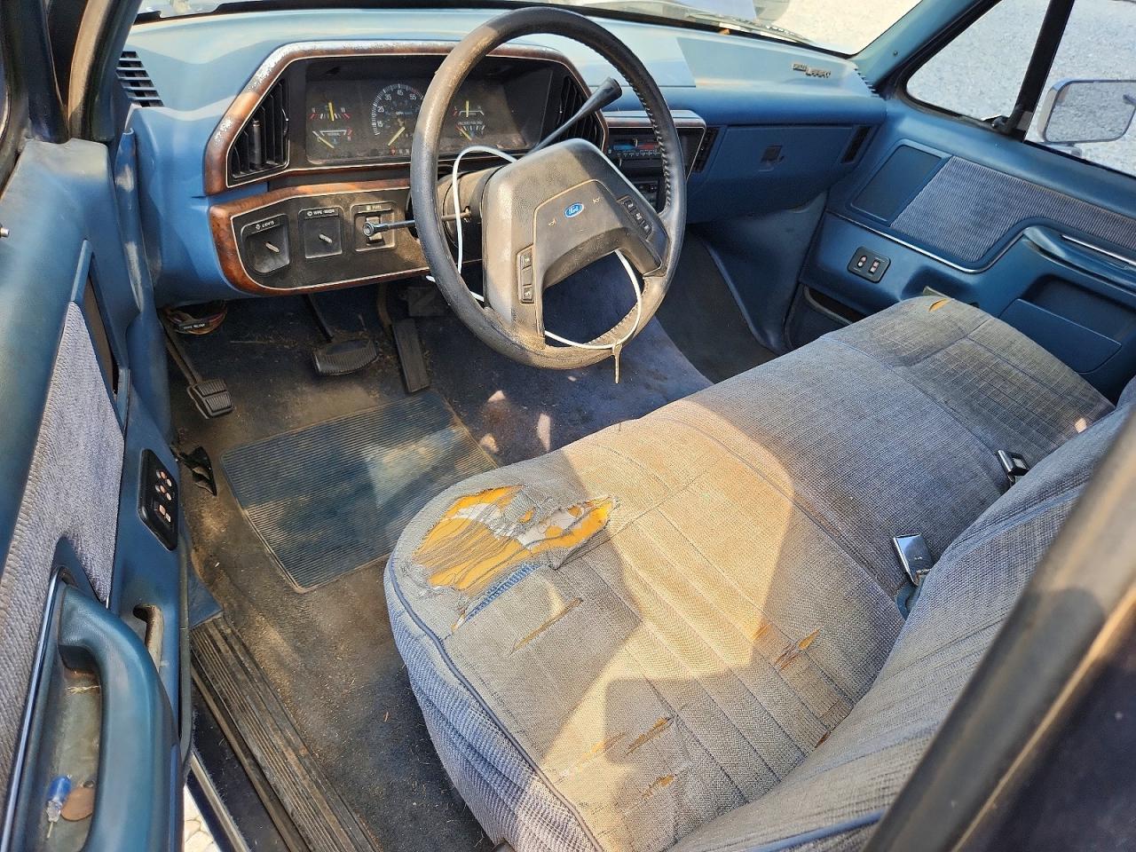 1988 Ford F150 Blue vin: 1FTDF15N6JNB54890