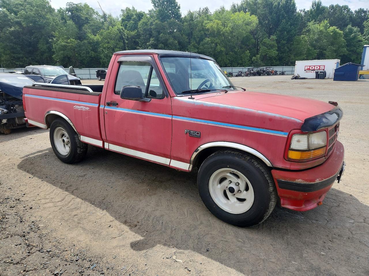 1993 Ford F150 Red vin: 1FTDF15R1PLB15941