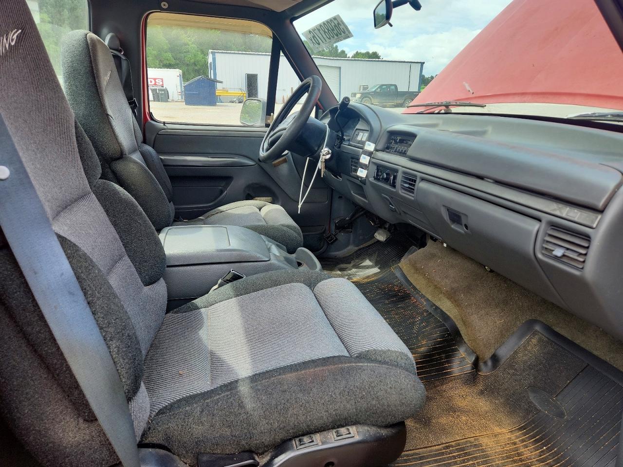 1993 Ford F150 Red vin: 1FTDF15R1PLB15941
