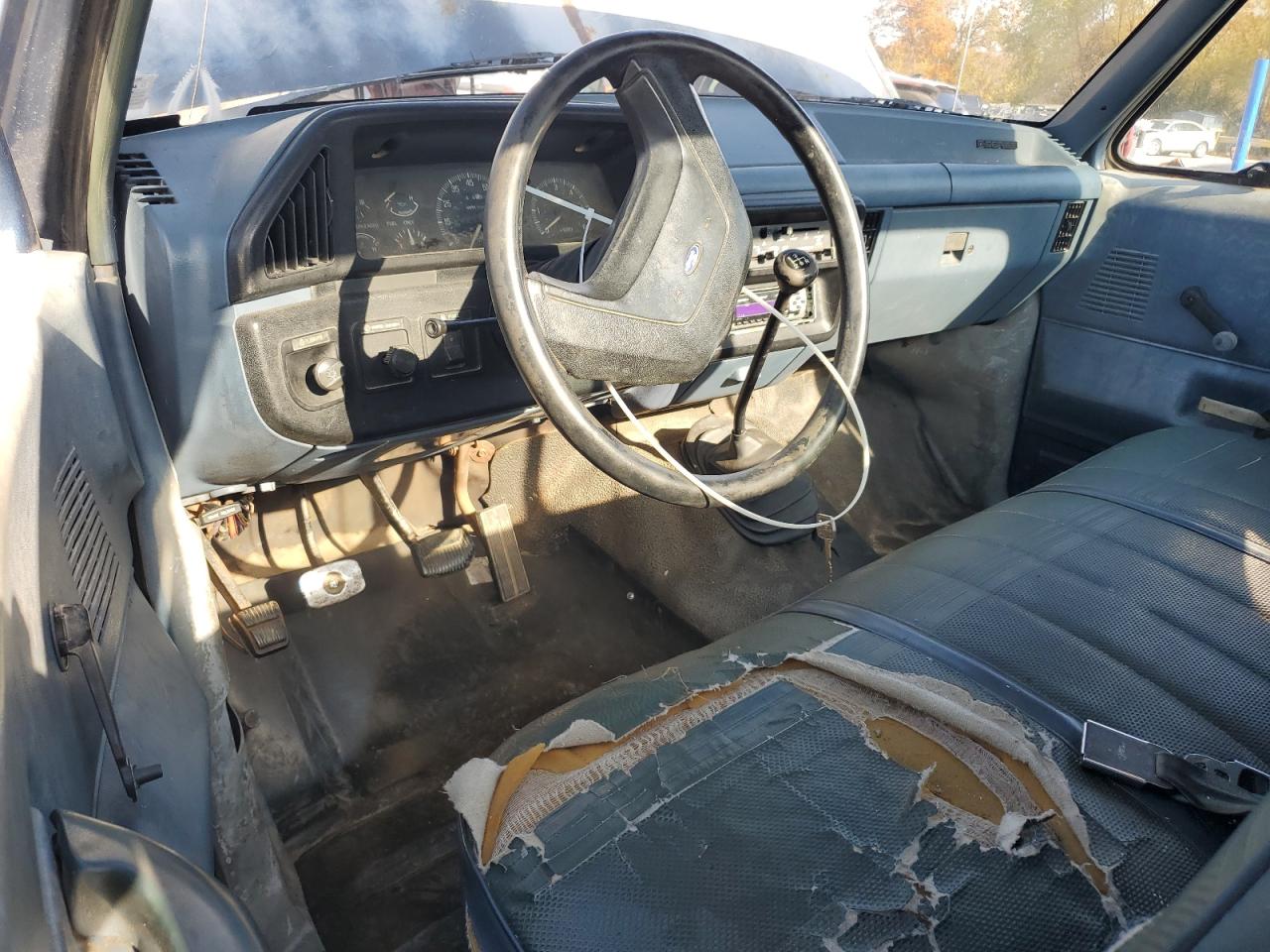 1987 Ford F150 Gray vin: 1FTDF15Y0HKB03827