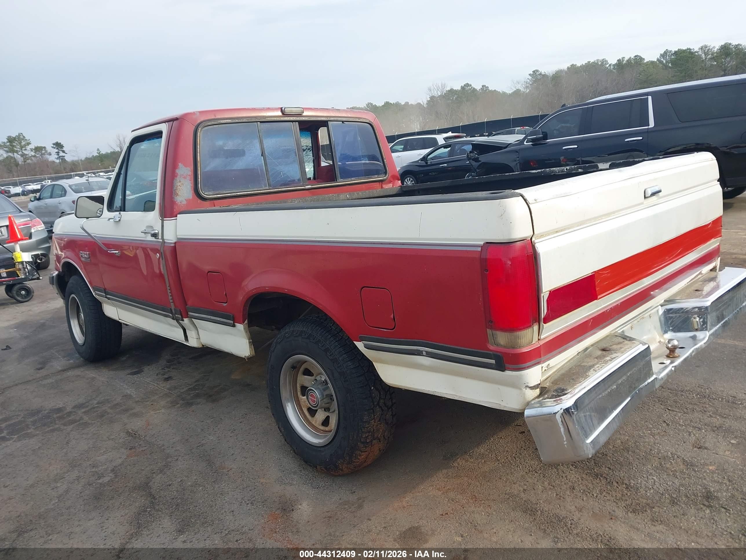 1990 Ford F150   White vin: 1FTDF15Y0LNB19405