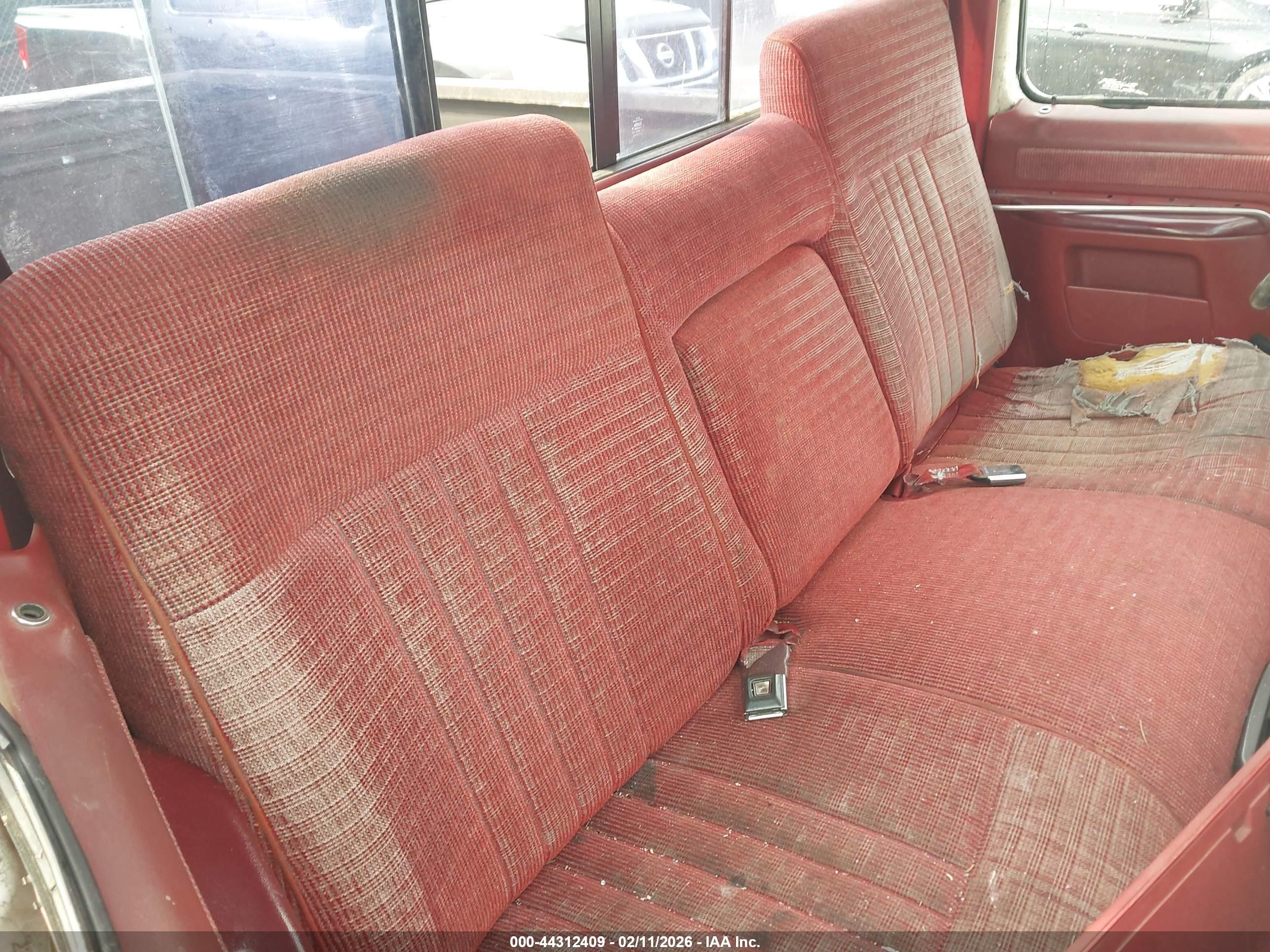 1990 Ford F150   White vin: 1FTDF15Y0LNB19405