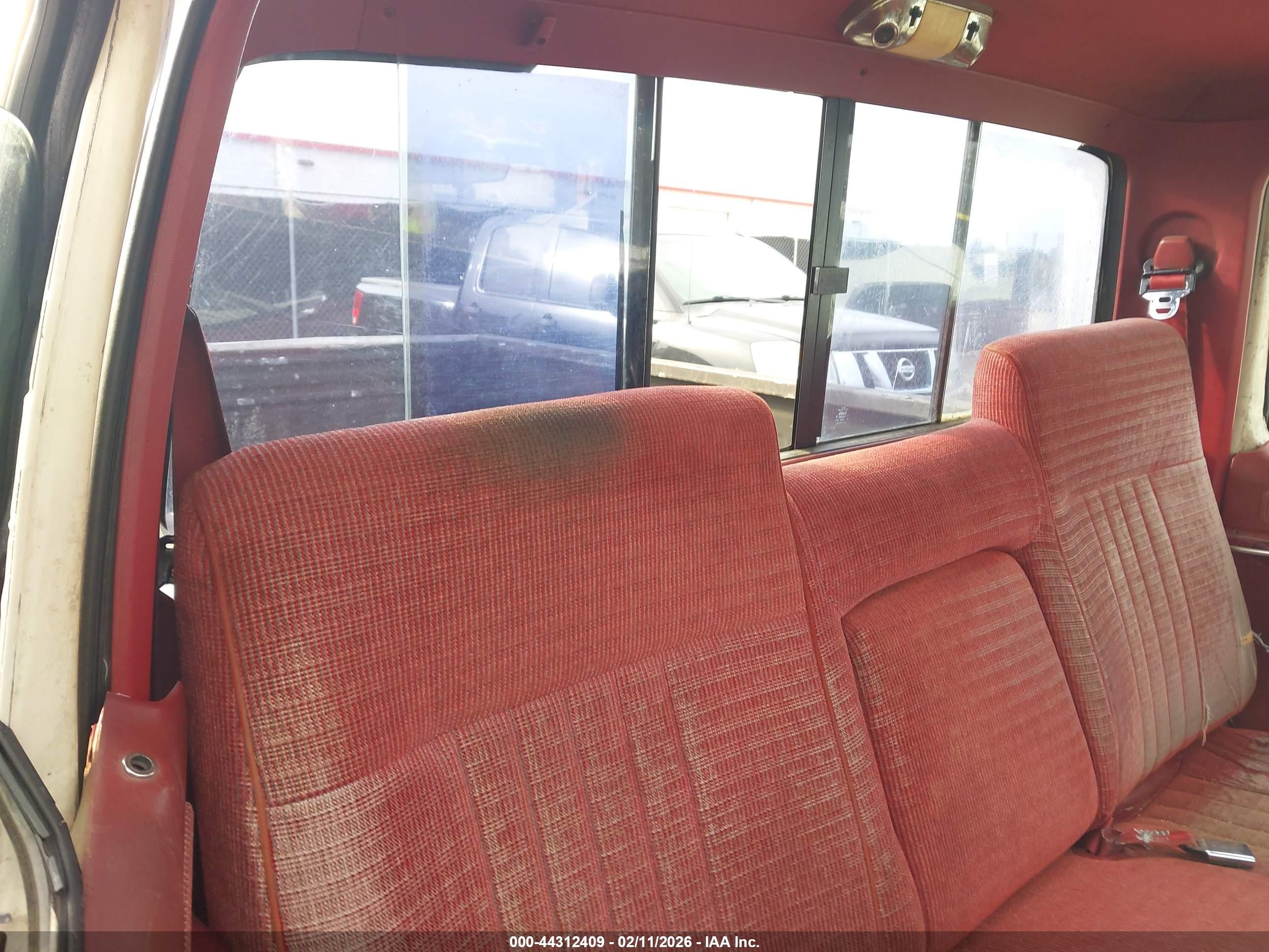 1990 Ford F150   White vin: 1FTDF15Y0LNB19405